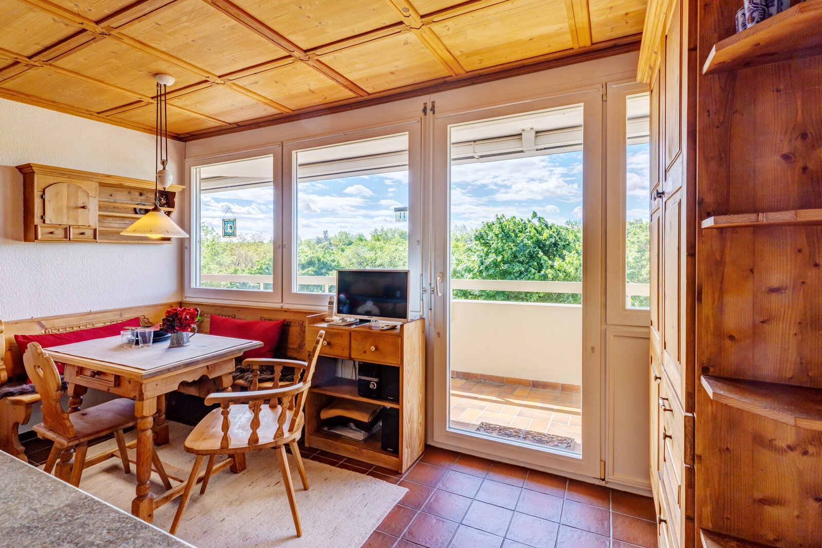 Geräumige 2-Zimmer Wohnung im 6. OG mit Blick ins Grüne - Foto 3