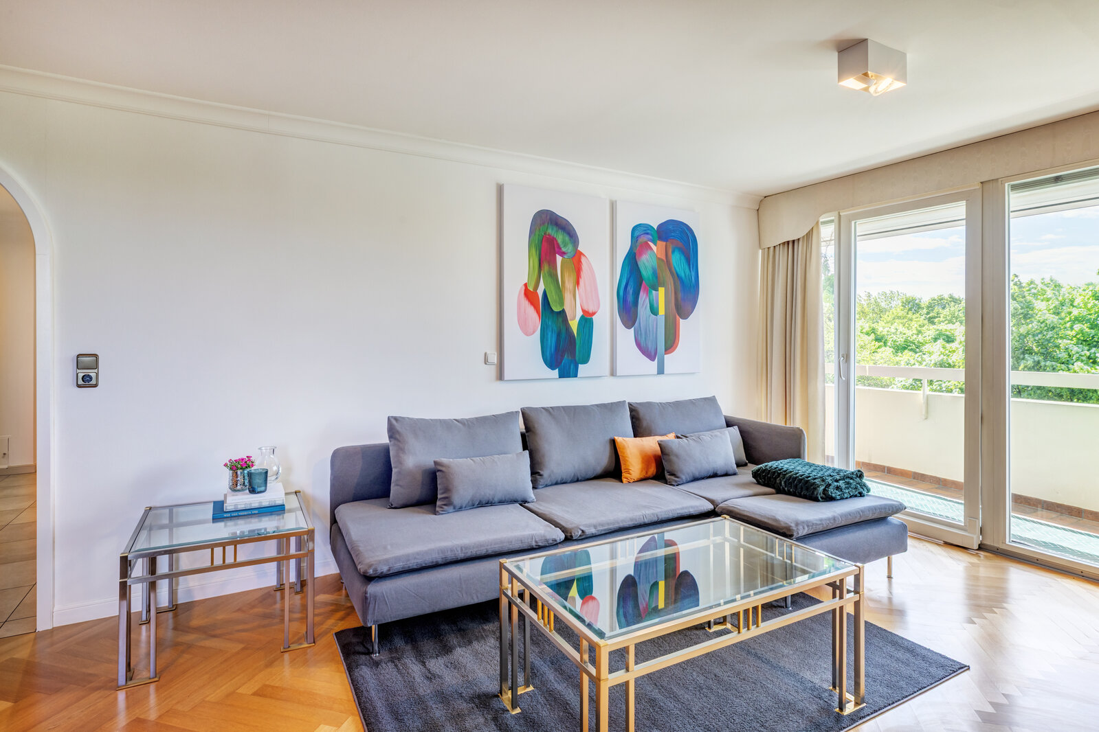 Geräumige 2-Zimmer Wohnung im 6. OG mit Blick ins Grüne - Foto 1