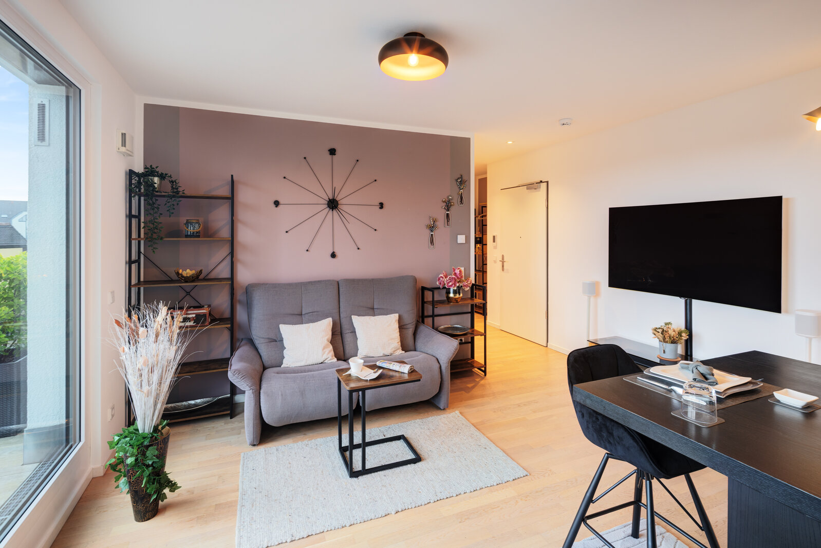 Lichtdurchflutete 2-Zimmer Wohnung mit großer Dachterrasse - Foto 2