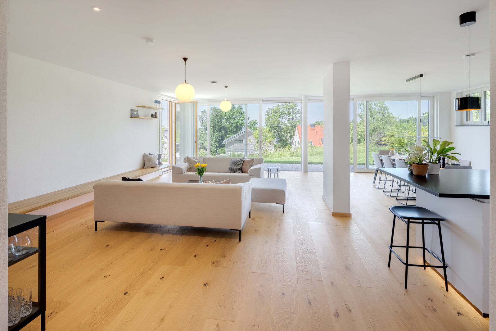 Executive Lake Residence - Photo 4