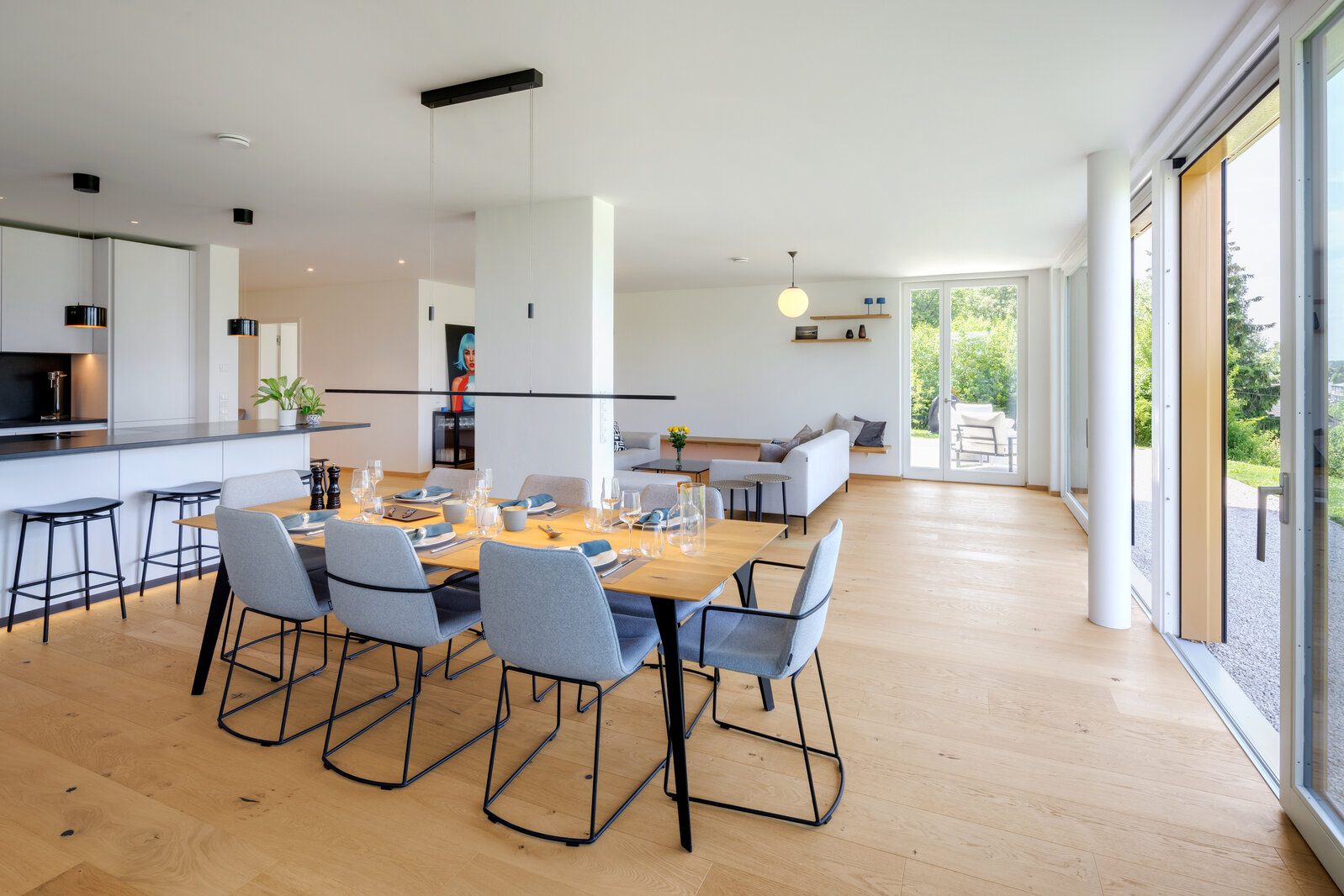 Executive Lake Residence - Photo 4
