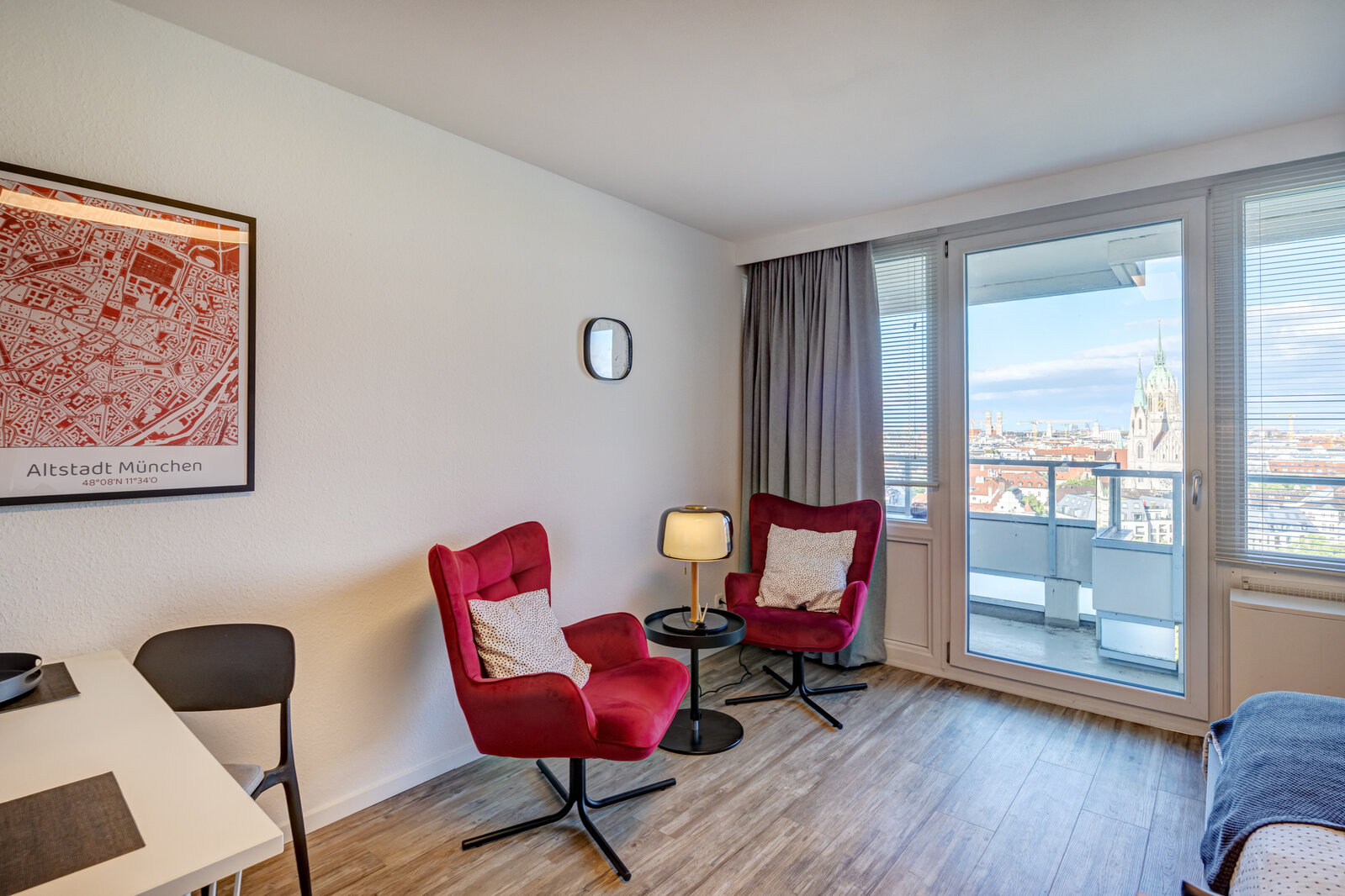 Apartment on the 8th floor with panoramic view - Photo 1