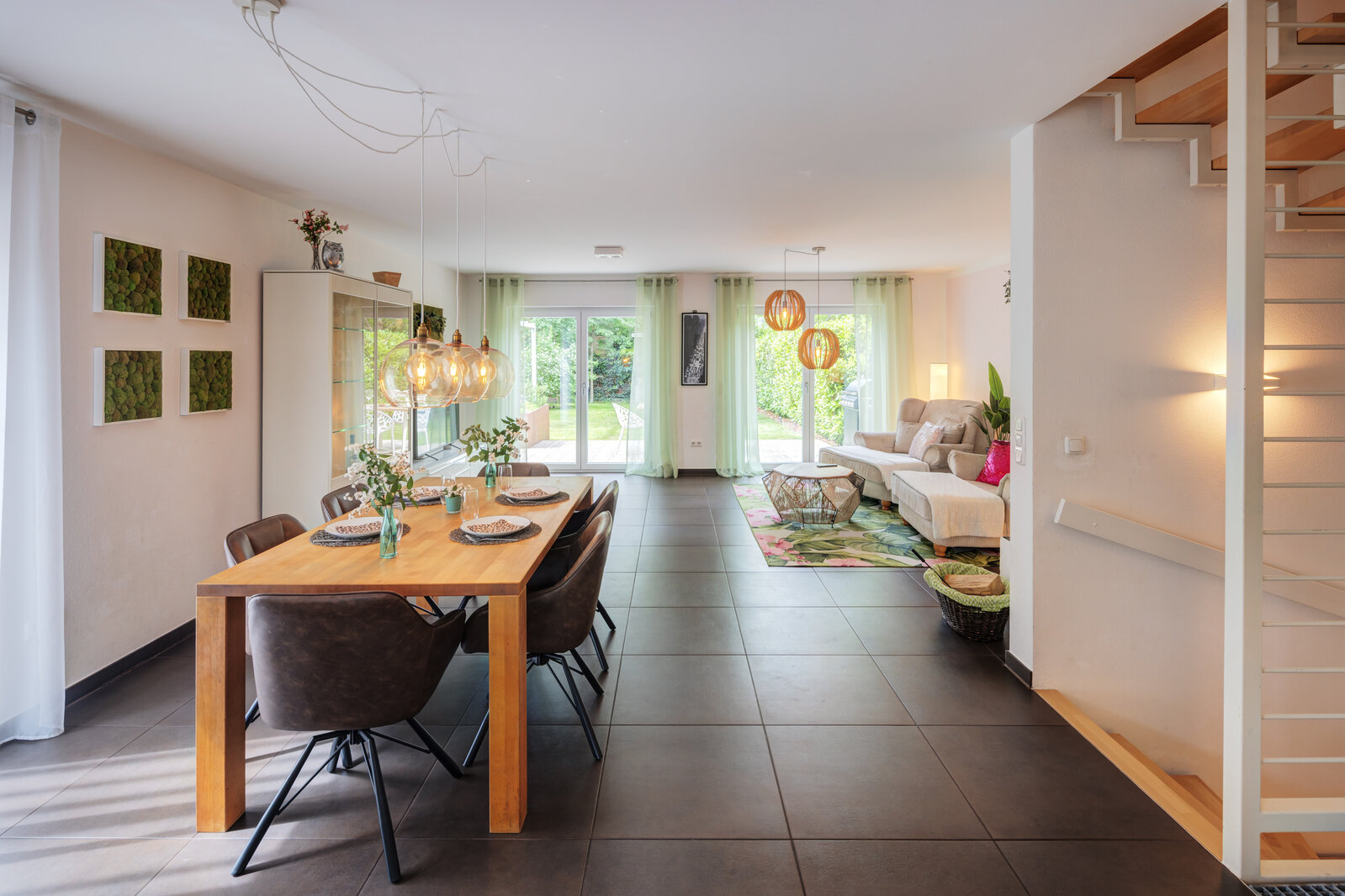 Amazing family house with large garden - Photo 4
