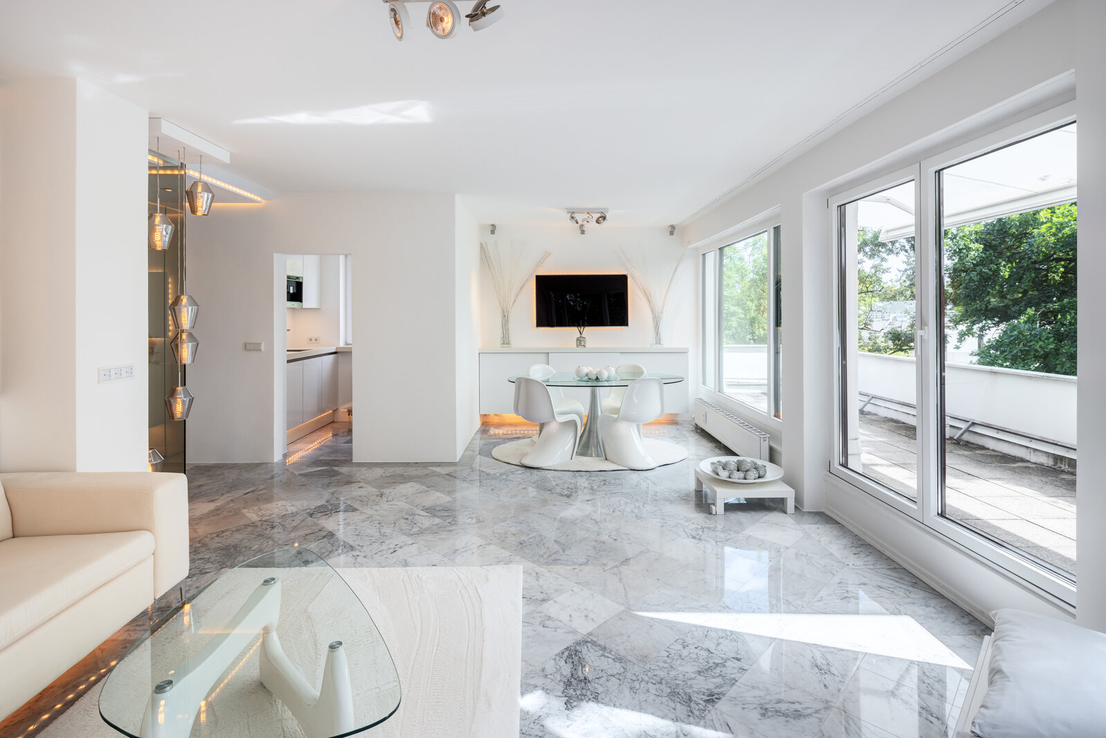 Hochwertige Penthousewohnung mit großer Dachterrasse - Photo 1
