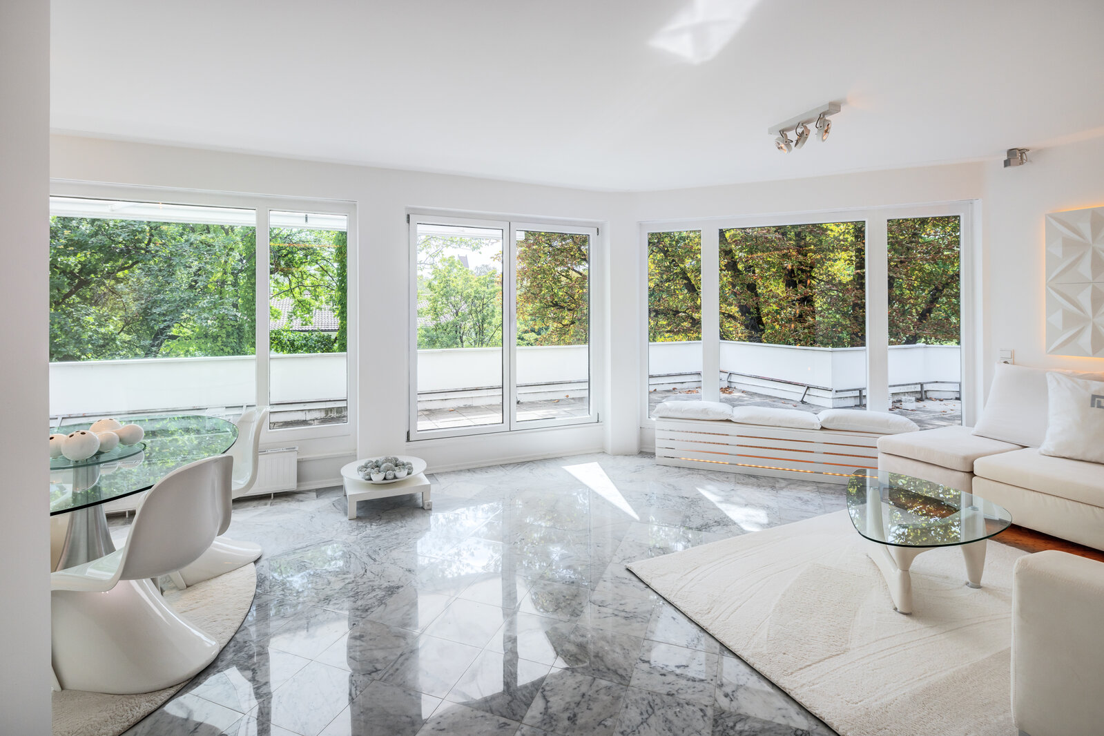 Hochwertige Penthousewohnung mit großer Dachterrasse - Photo 2