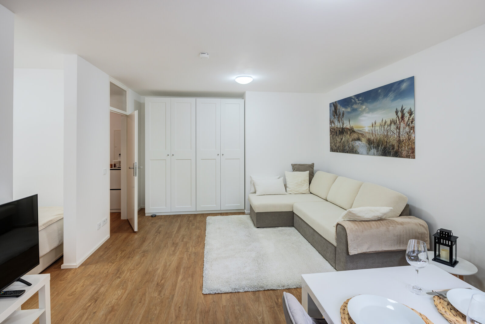 Practical Apartment with Sleeping Alcove in Munich - Photo 2