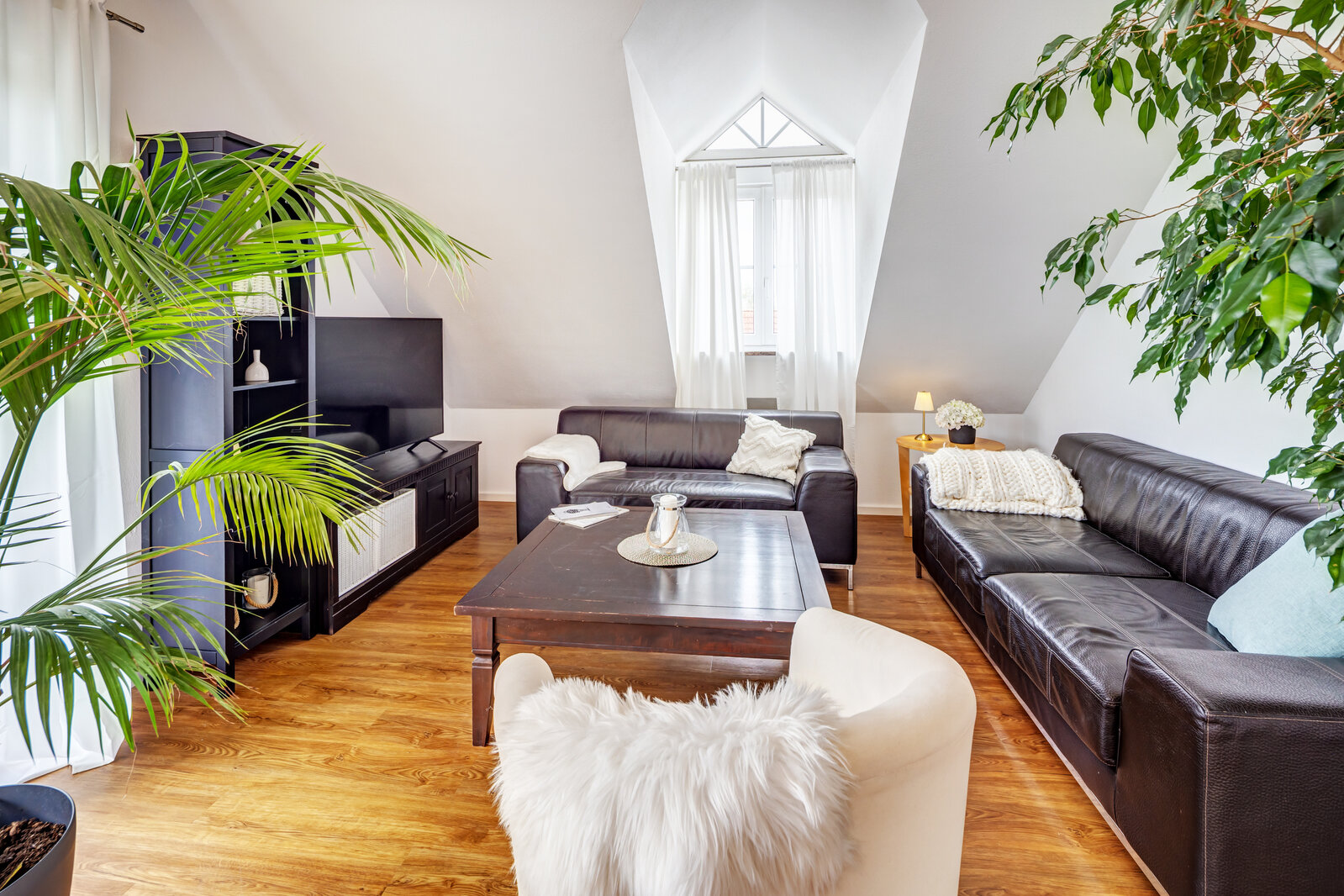 Gemütliche Dachgeschosswohnung in ruhiger Lage von München-Allach - Photo 1