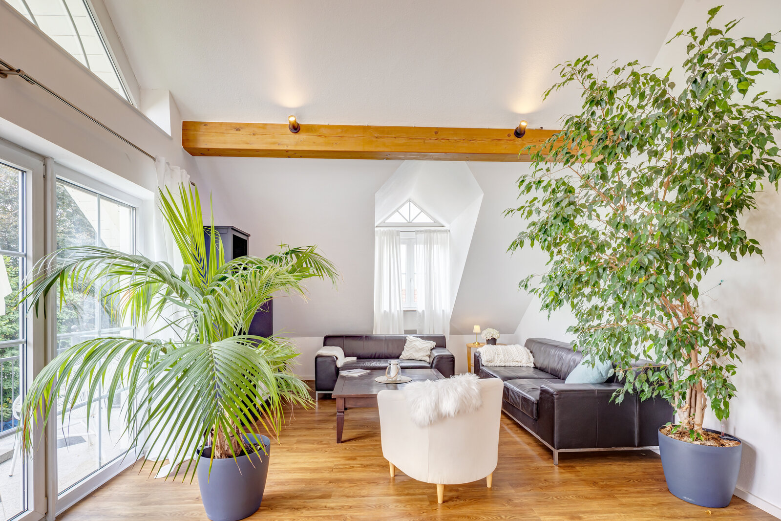 Gemütliche Dachgeschosswohnung in ruhiger Lage von München-Allach - Photo 2