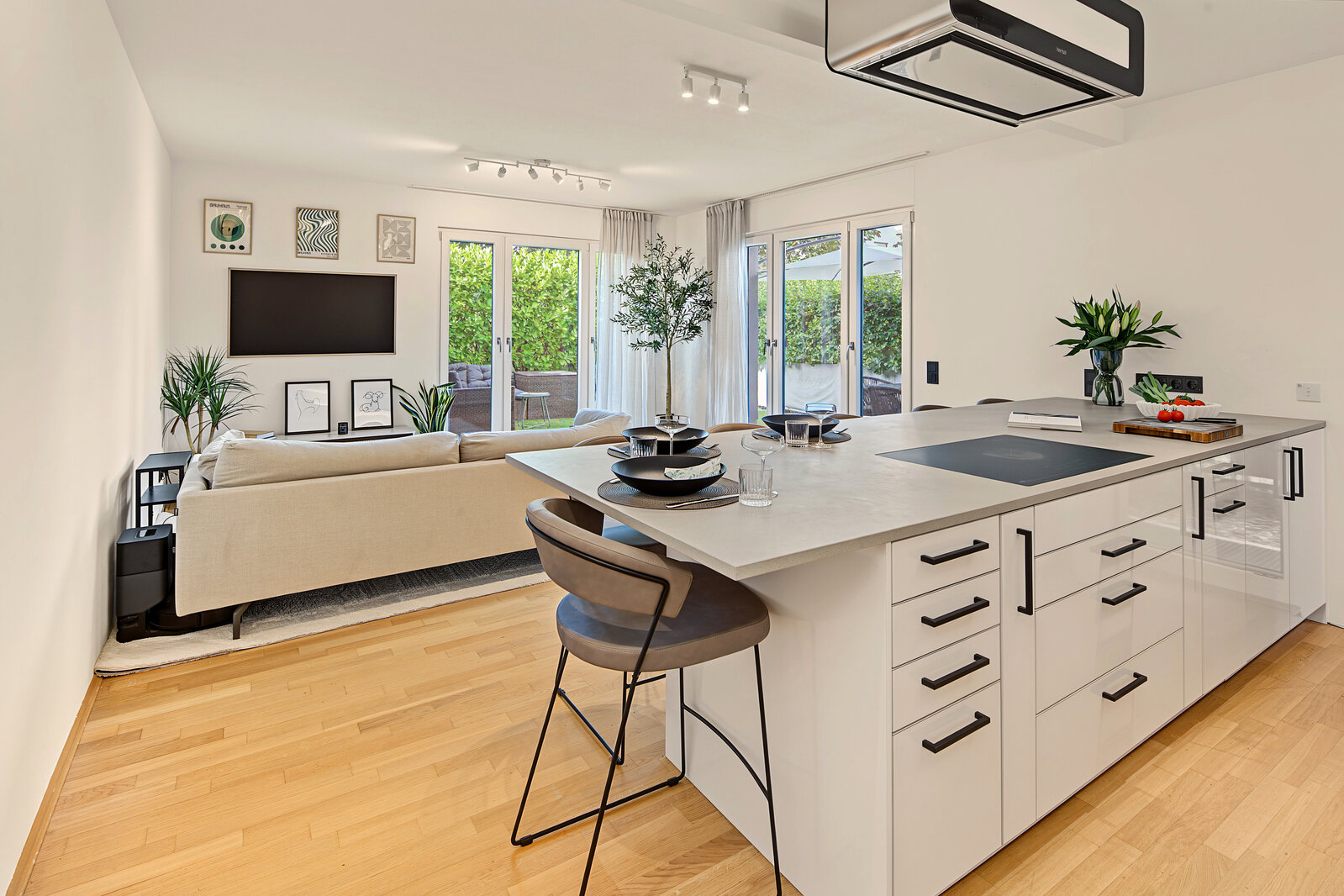 Modern 3-Room Garden Apartment at Weißenseepark Residences - Foto 2