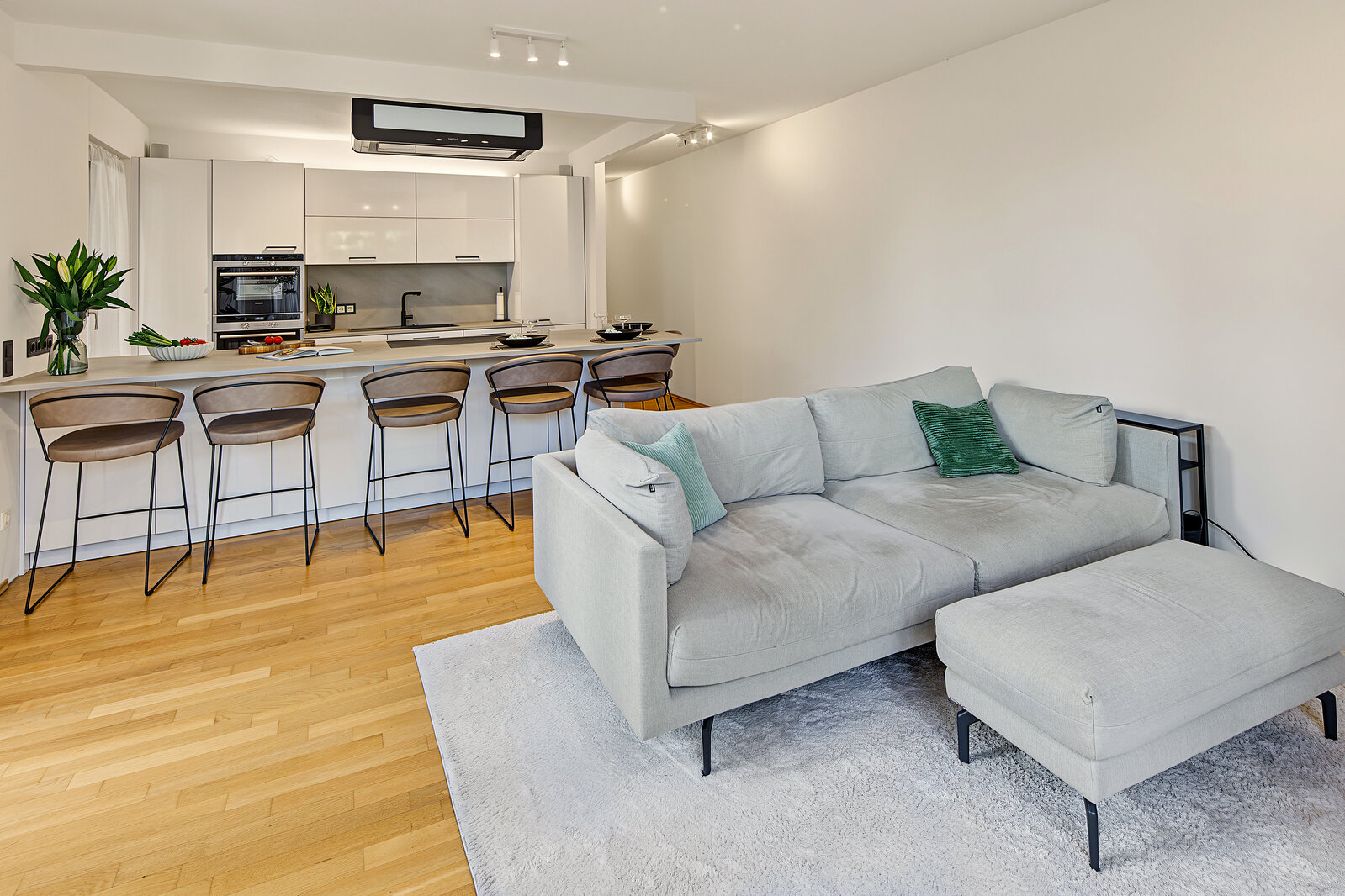 Modern 3-Room Garden Apartment at Weißenseepark Residences - Foto 1