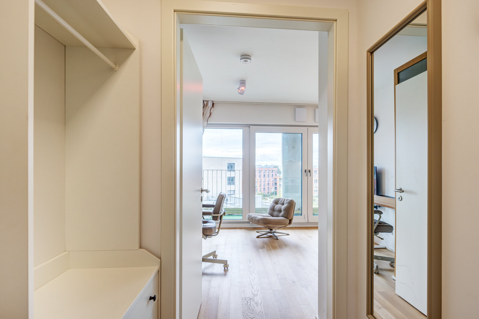 Modernes Neubau-Apartment mit Loggia und Weitblick - Foto 3