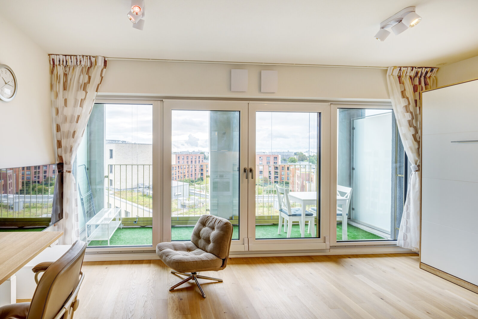 Modernes Neubau-Apartment mit Loggia und Weitblick - Foto 1