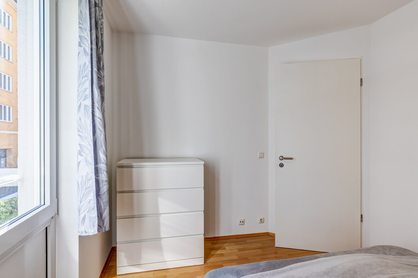 Central Munich Apartment near Stiglmaierplatz with South-Facing Balcony - Foto 5