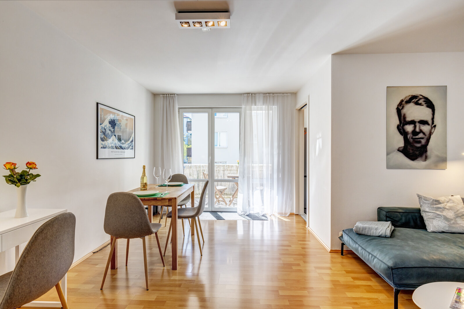 Central Munich Apartment near Stiglmaierplatz with South-Facing Balcony - Foto 2
