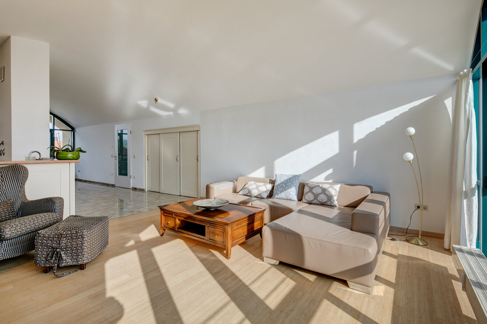 Penthouse apartment with terrace and view over the roofs - Foto 2