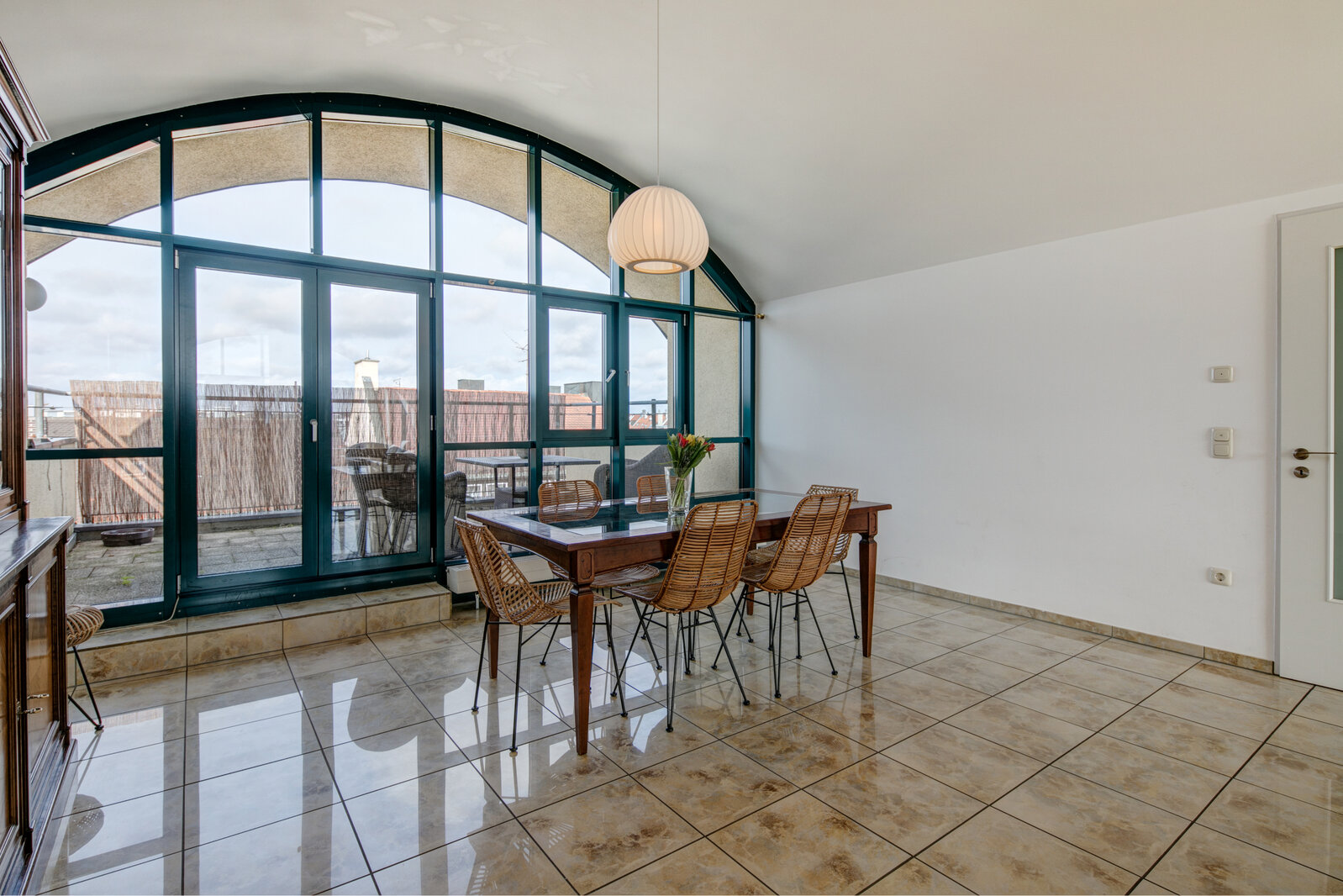 Penthouse apartment with terrace and view over the roofs - Foto 3