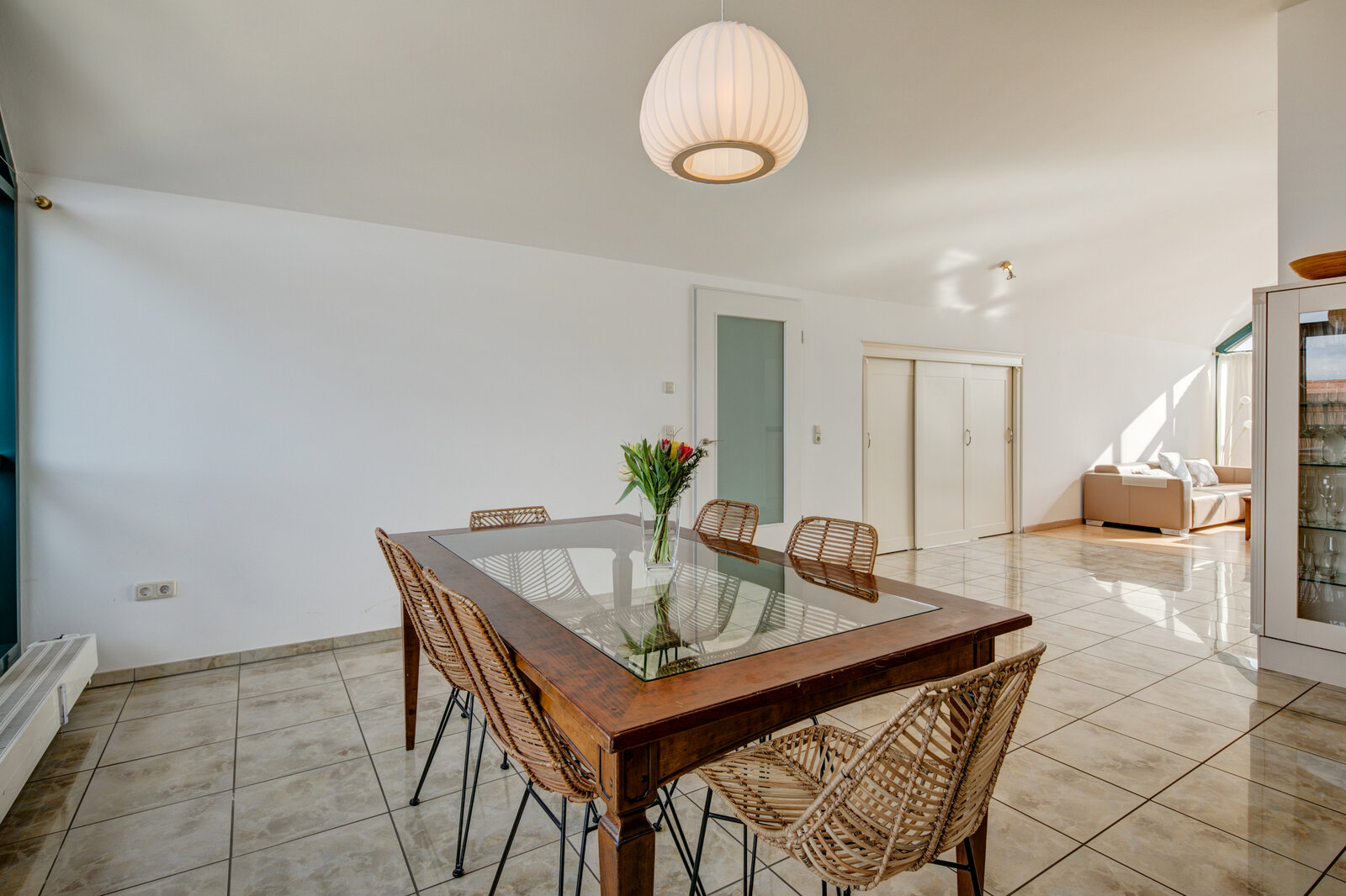 Penthouse apartment with terrace and view over the roofs - Photo 3