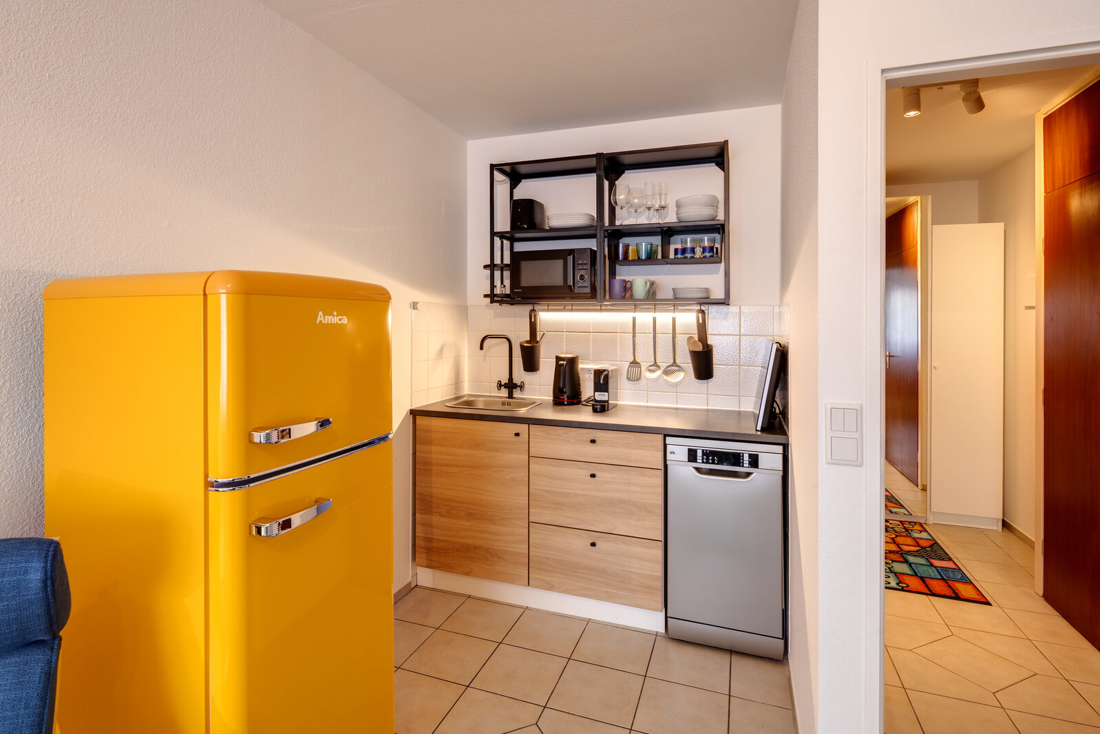 Fully equipped 1-room apartment in quiet location - Photo 5