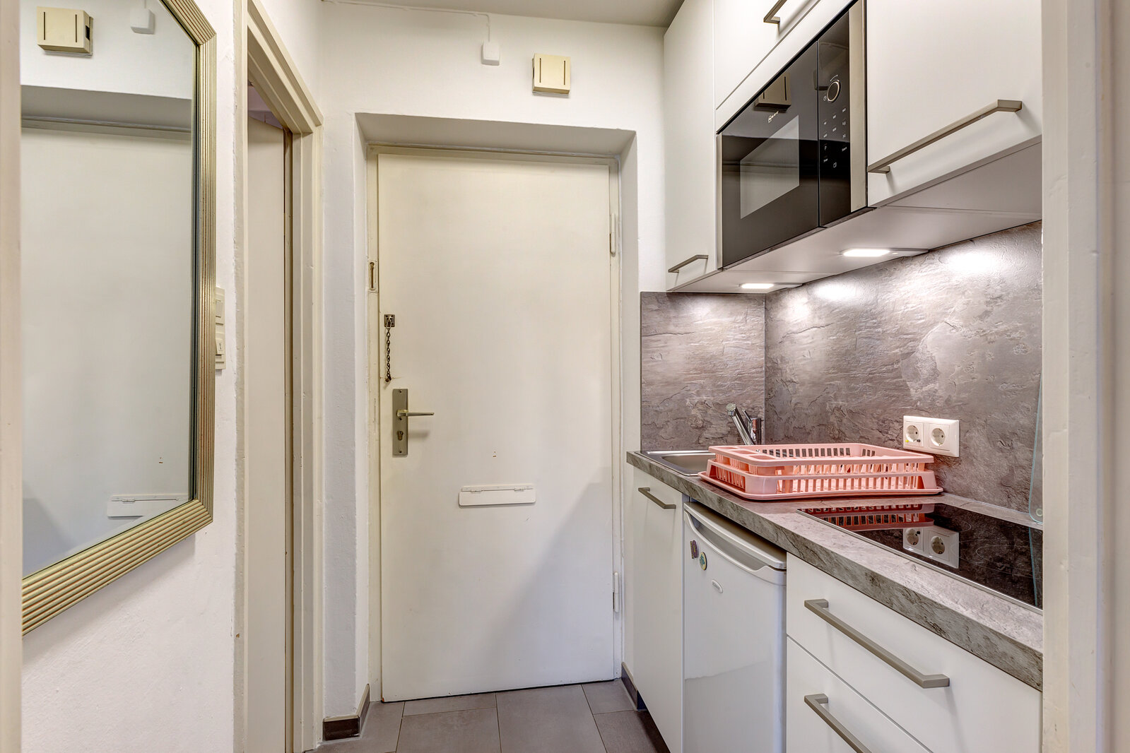 Near Mailingerstraße: Furnished 1-room studio with internet - Photo 5
