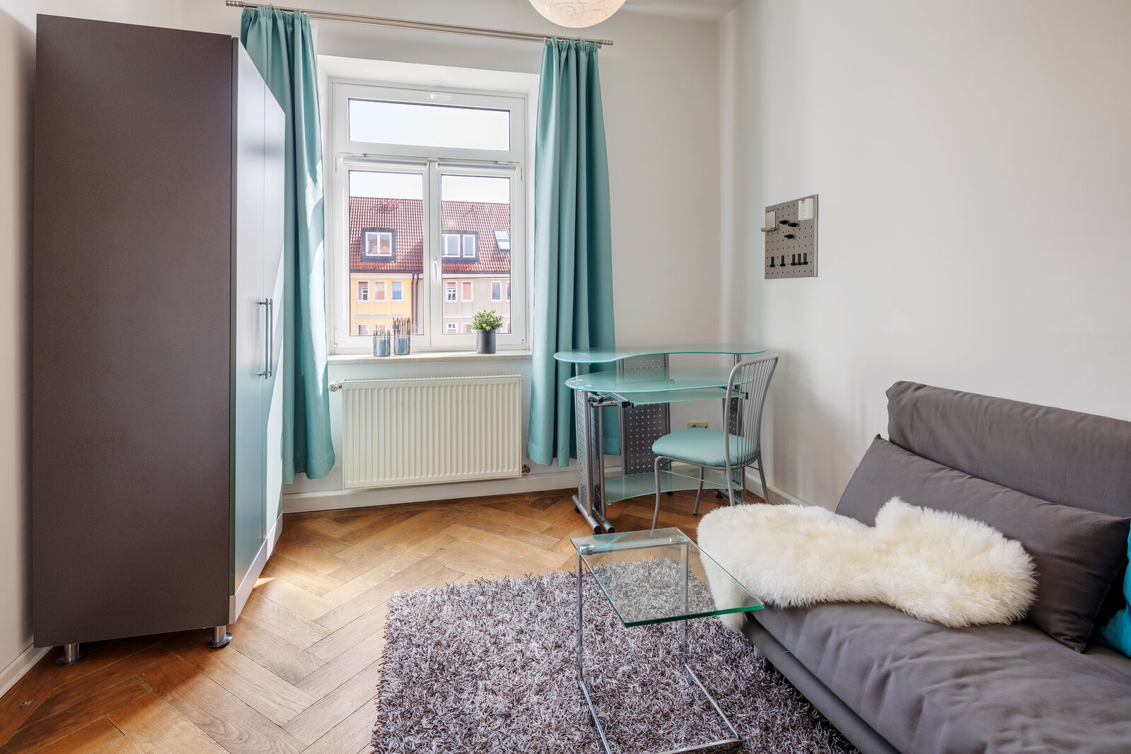 Period apartment with high ceilings in good location - Photo 5