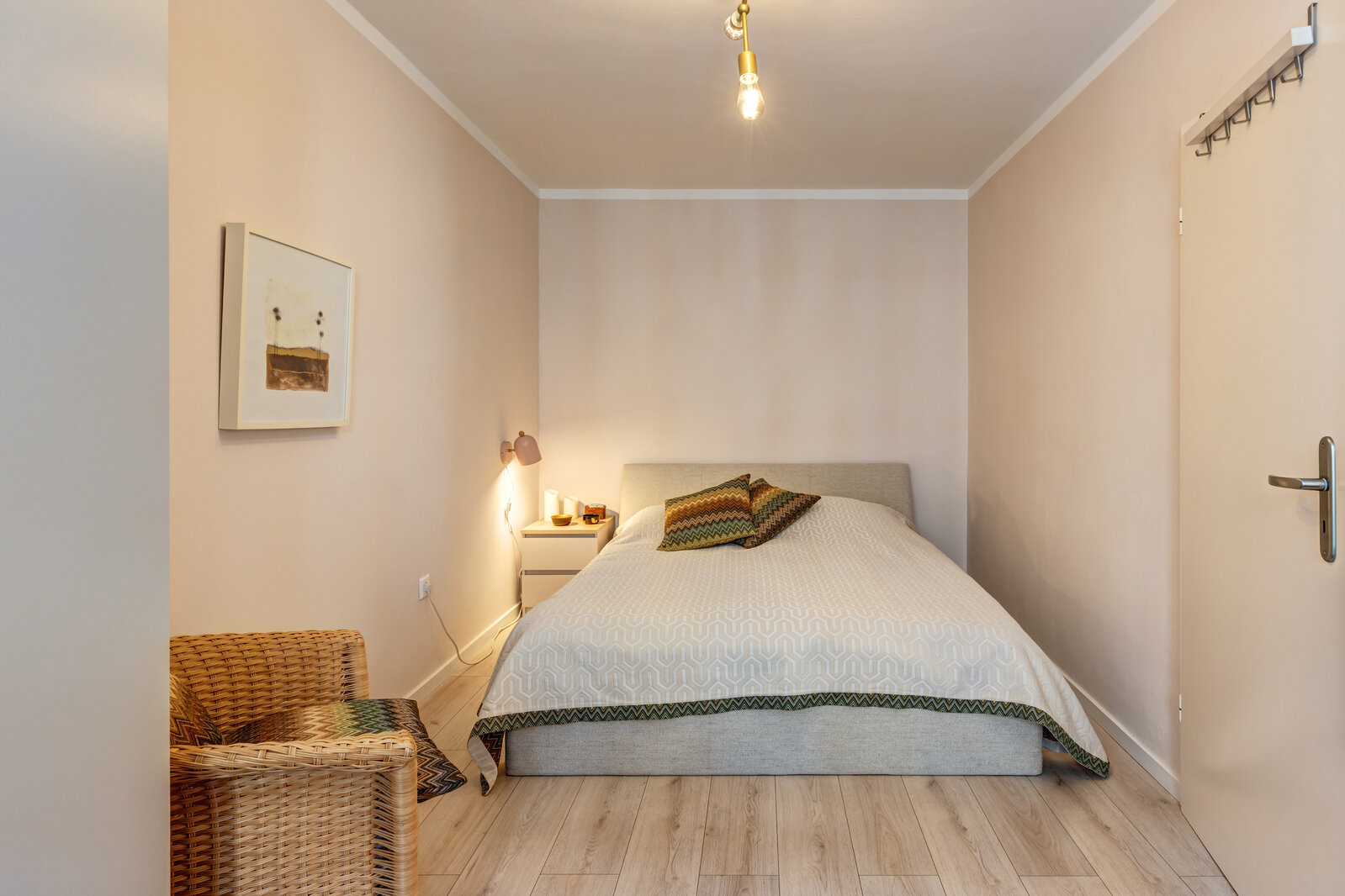 Temporary living in a prime location: Hohenzollernstrasse - Photo 5