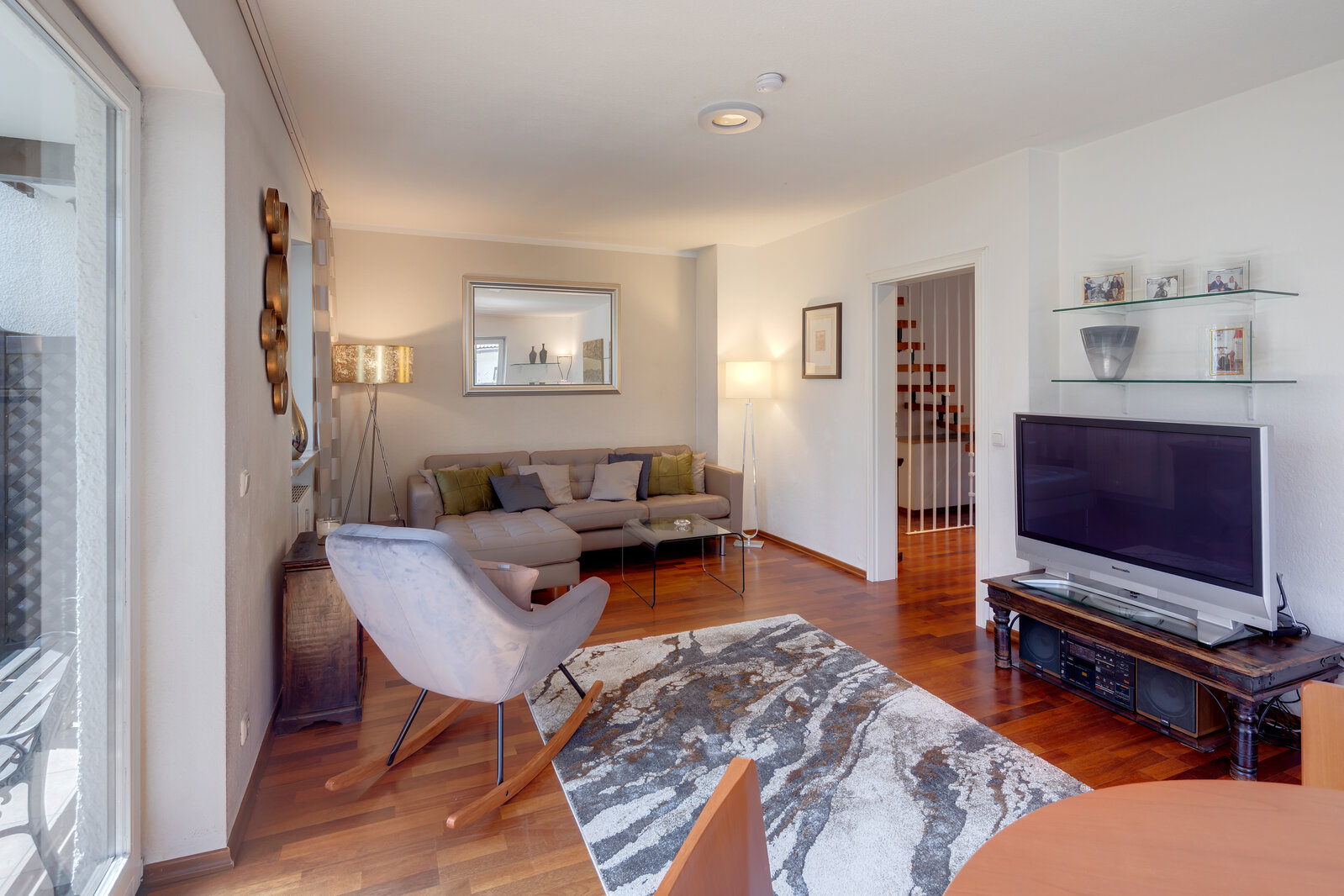 Furnished 3-room maisonette with three balconies - Photo 2