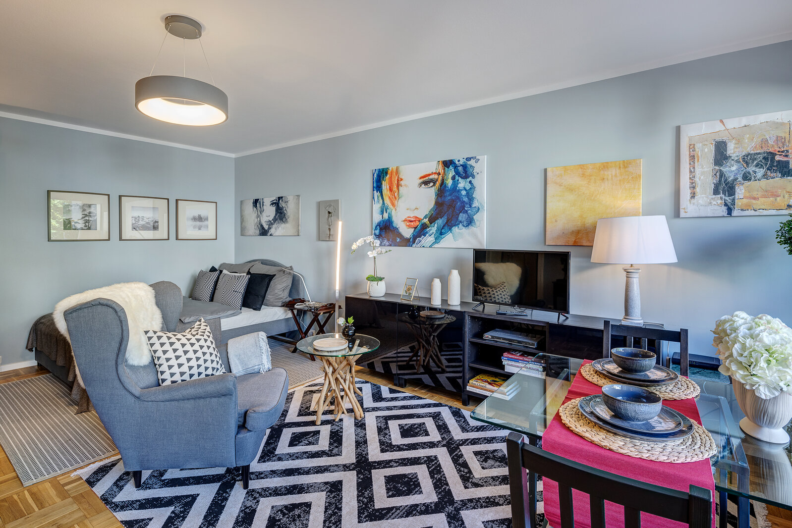 Prime location at Herzogpark - high-quality furnished - Photo 2