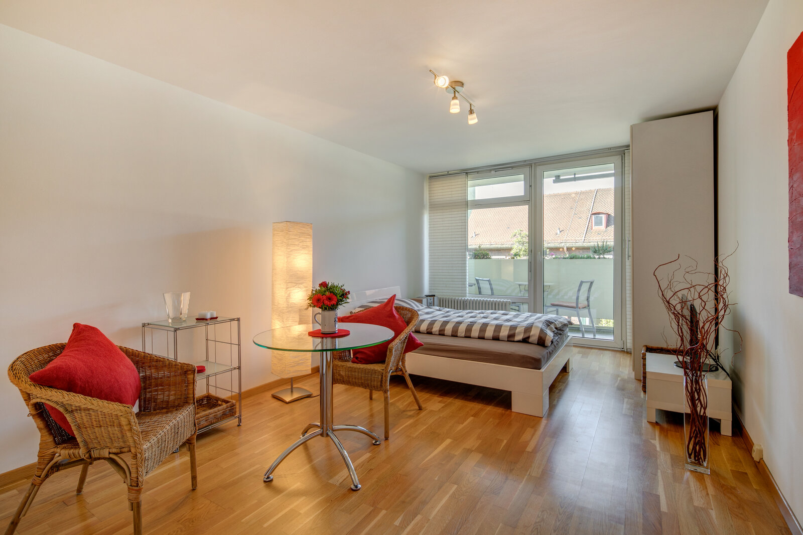 Bright and nicely furnished with west-facing balcony - Foto 3