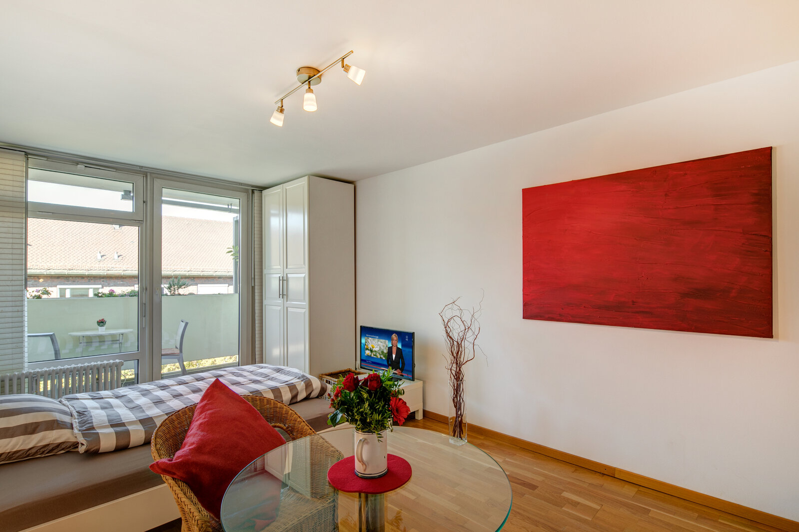 Bright and nicely furnished with west-facing balcony - Foto 2