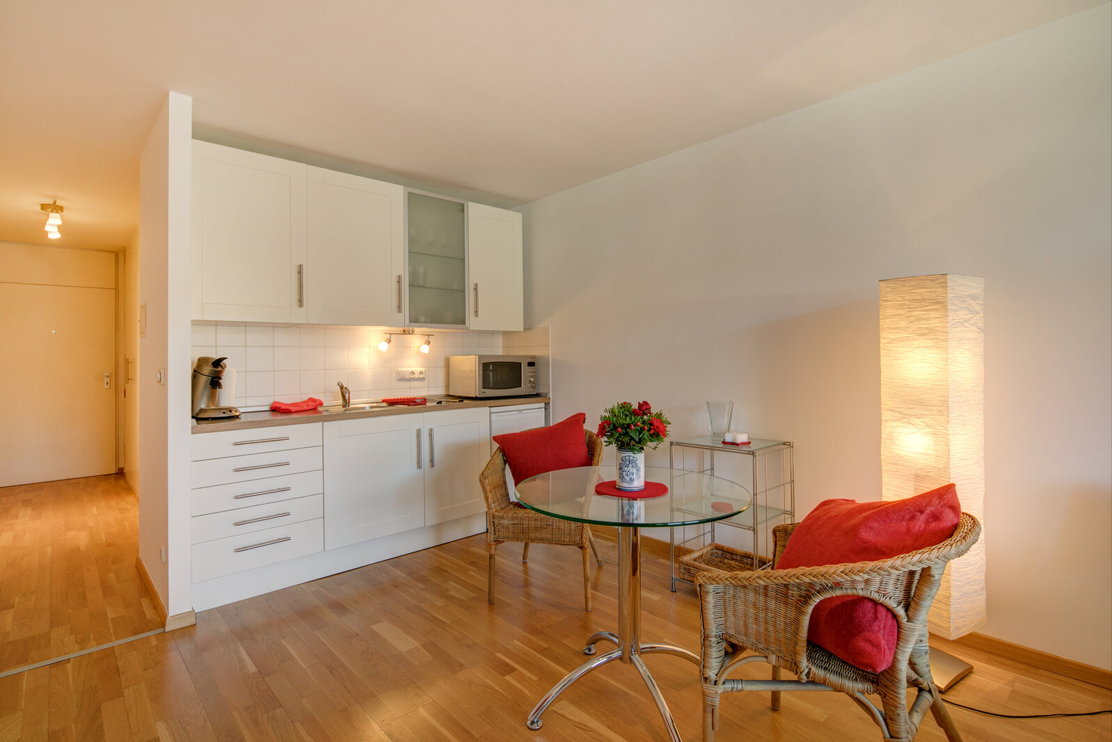 Bright and nicely furnished with west-facing balcony - Foto 4