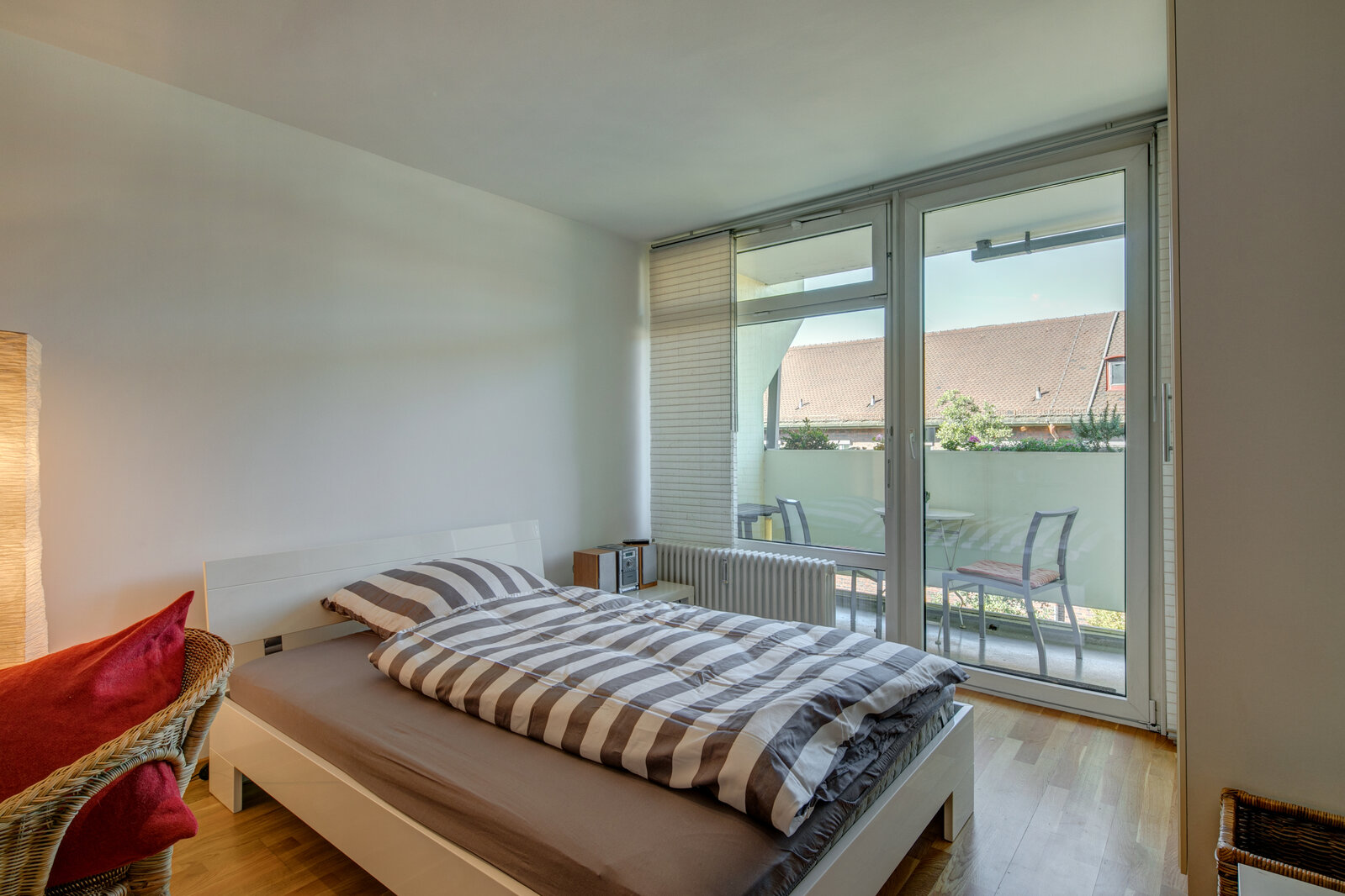 Bright and nicely furnished with west-facing balcony - Foto 1