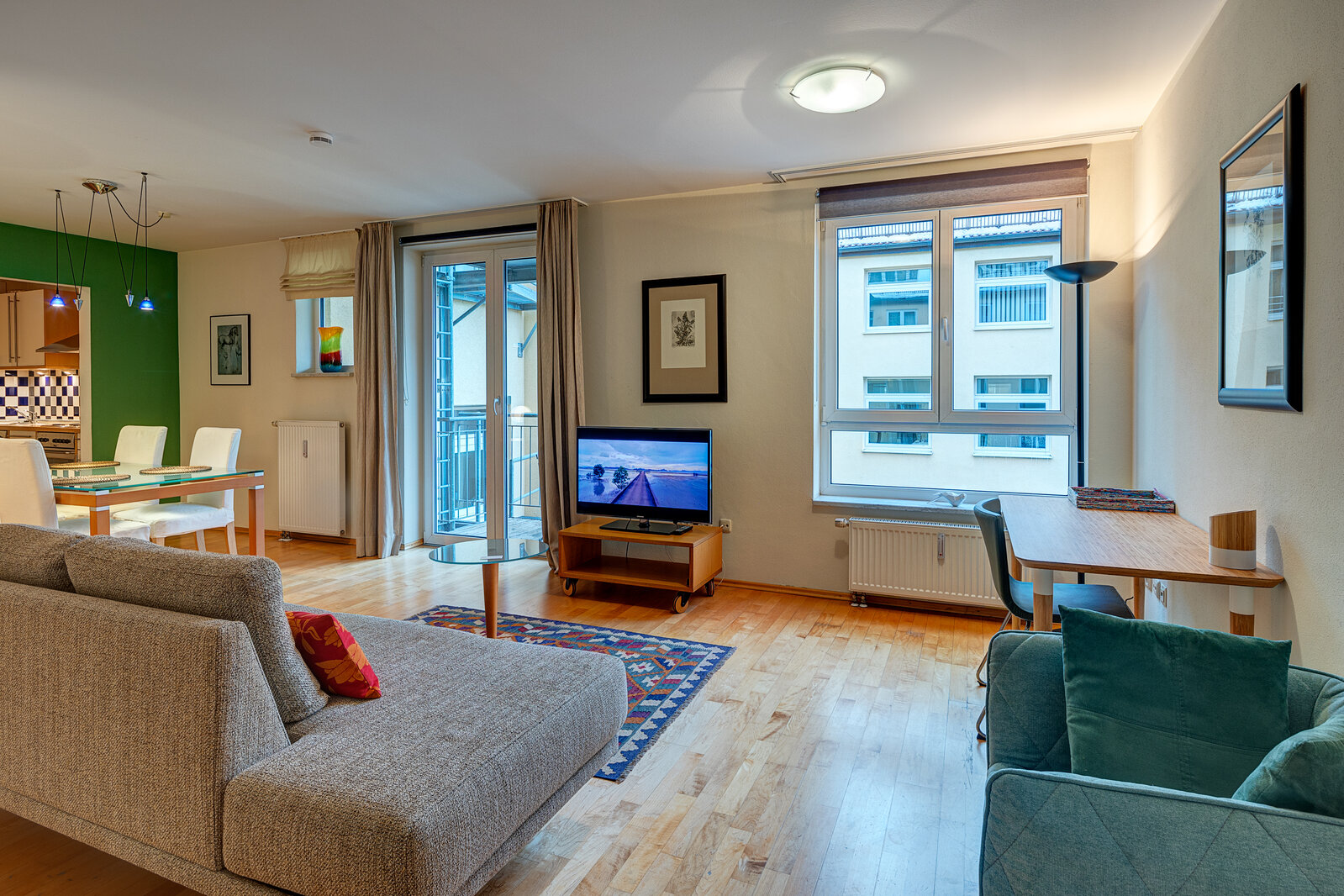 Bright apartment in great location near Königsplatz - Photo 3
