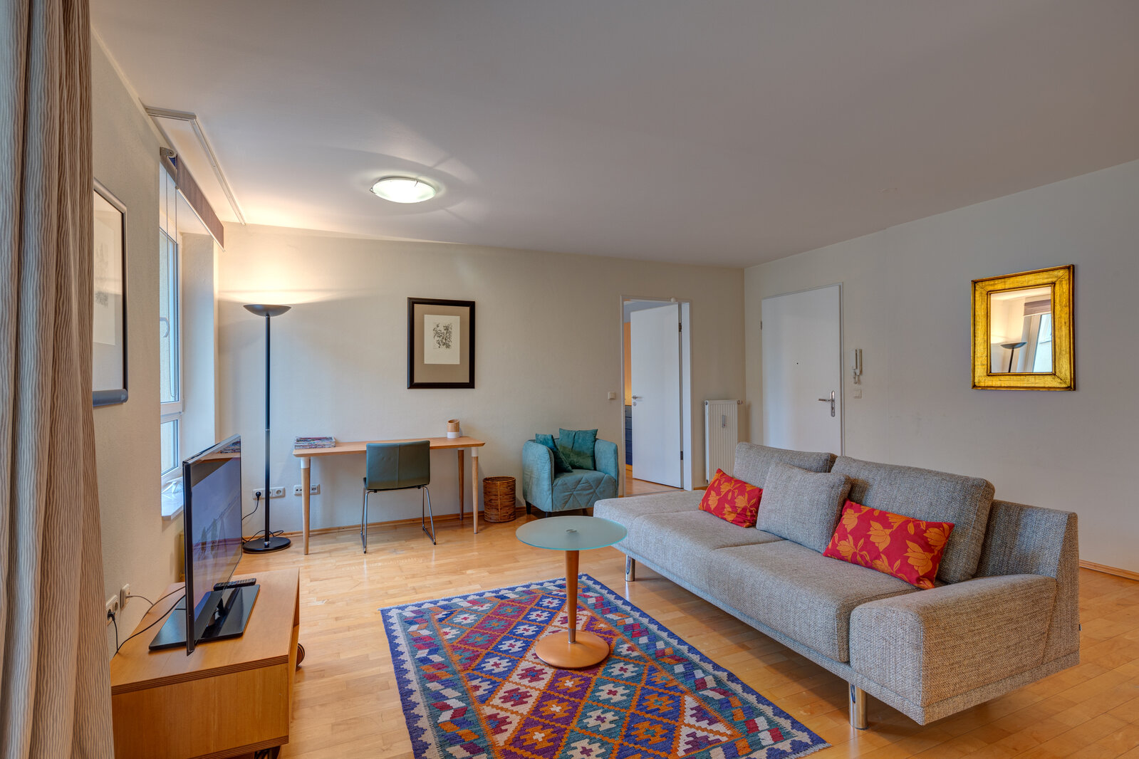 Bright apartment in great location near Königsplatz - Photo 1