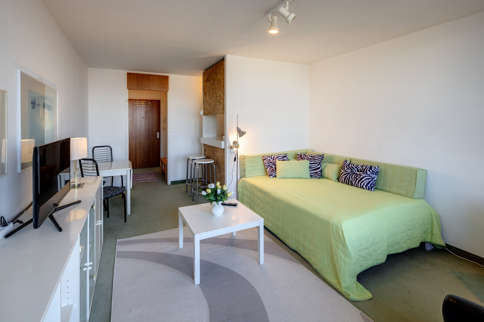 Furnished apartment for rent in the Olympic Village - Photo 2