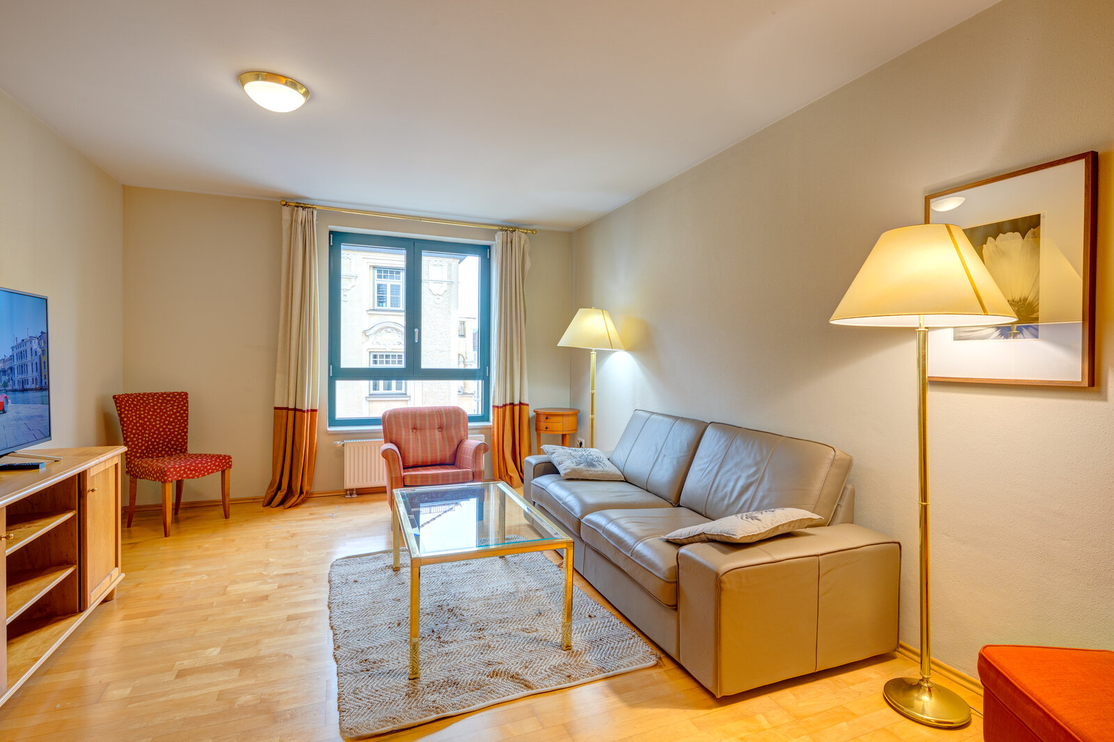 Bright furnished 2-room apartment in Munich-Maxvorstadt - Photo 2