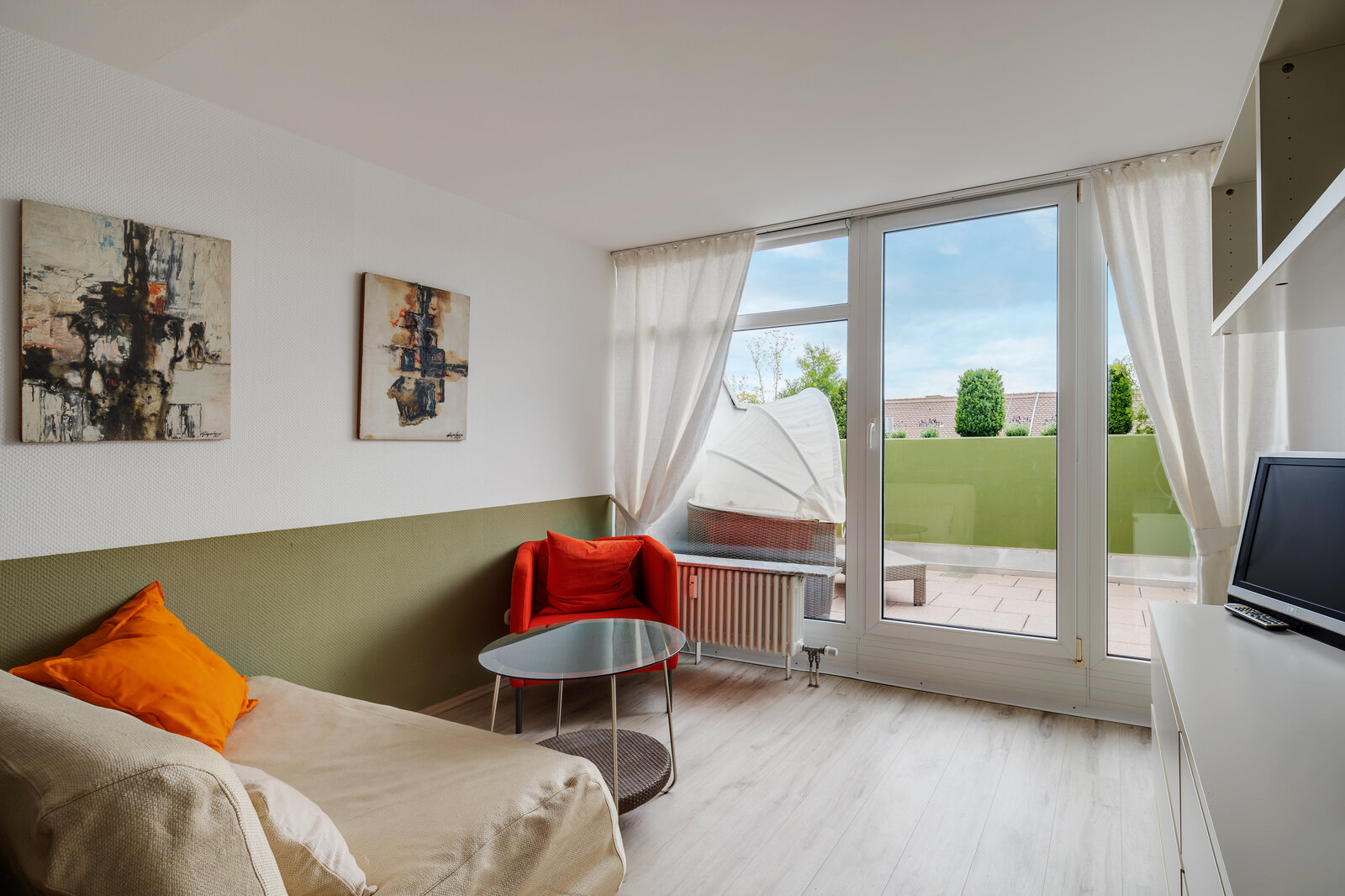 Fully furnished 1-room apartment with WLAN - Photo 1