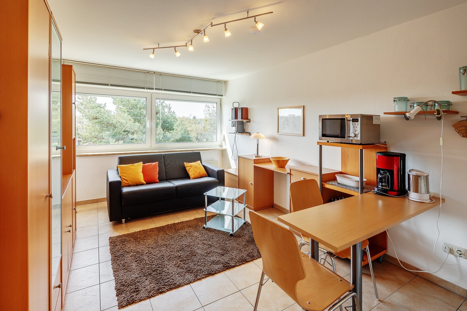 Bright, quiet apartment - near airport line S1 - Foto 4