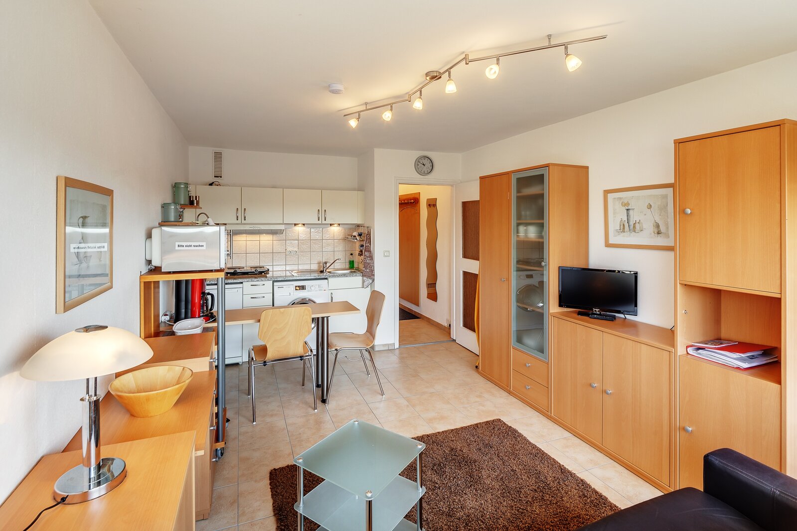 Bright, quiet apartment - near airport line S1 - Foto 1