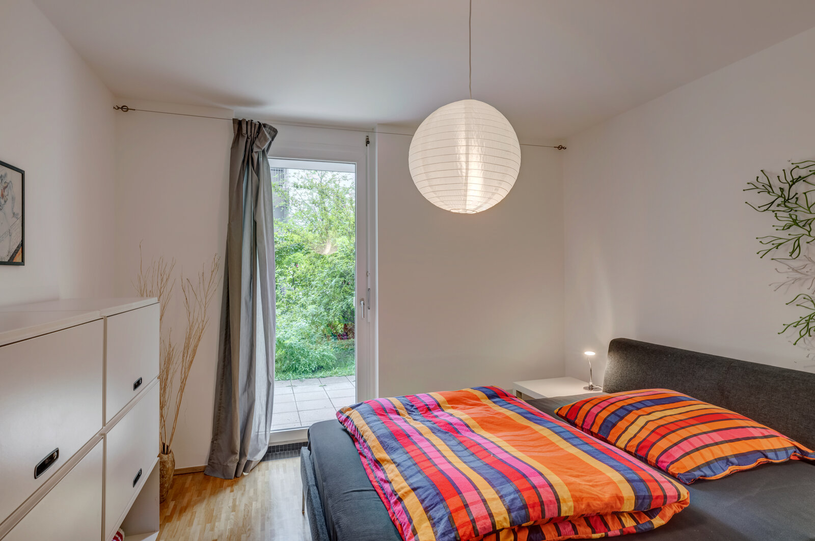 Bright, furnished garden apartment - Photo 5