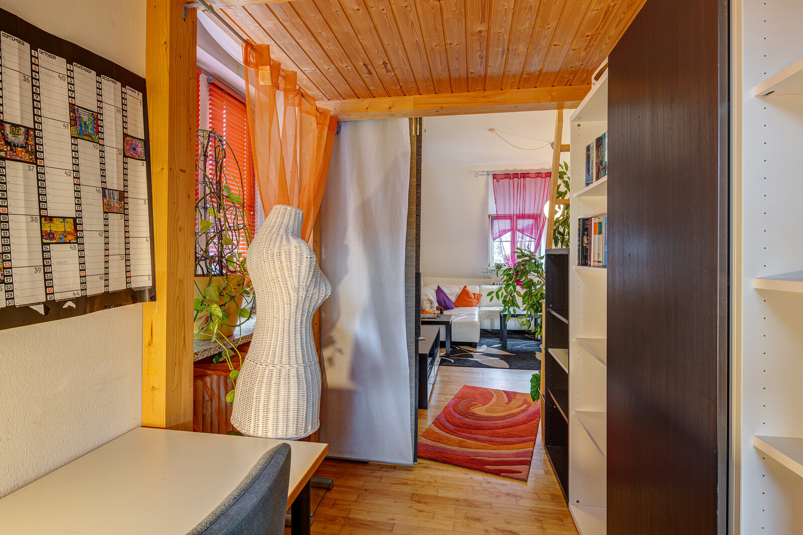 Attic apartment with view of the inner courtyard - Photo 1