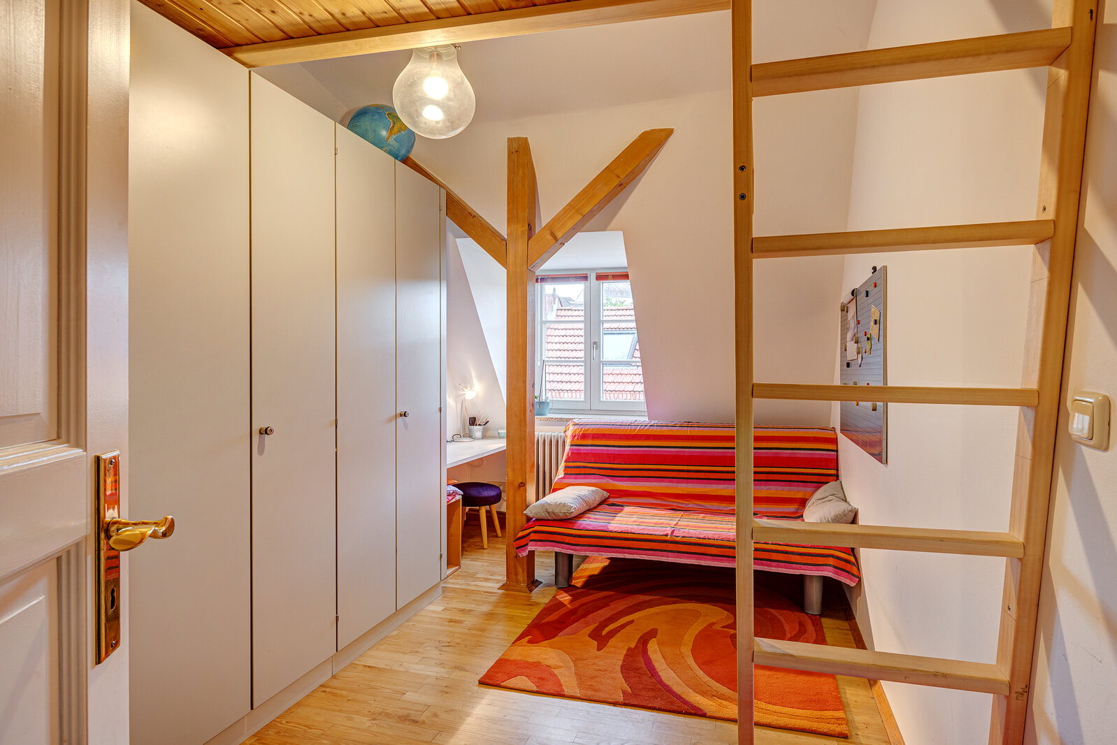Attic apartment with view of the inner courtyard - Foto 5