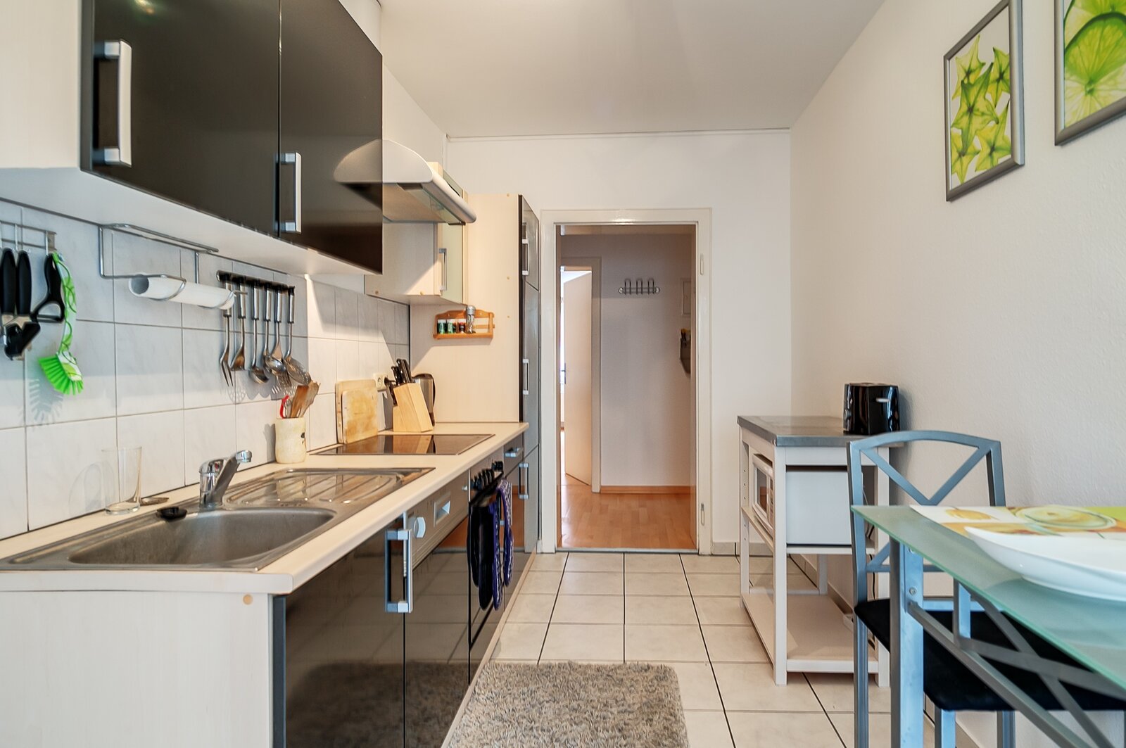 Generous, fully furnished 1.5-room apartment - Photo 5