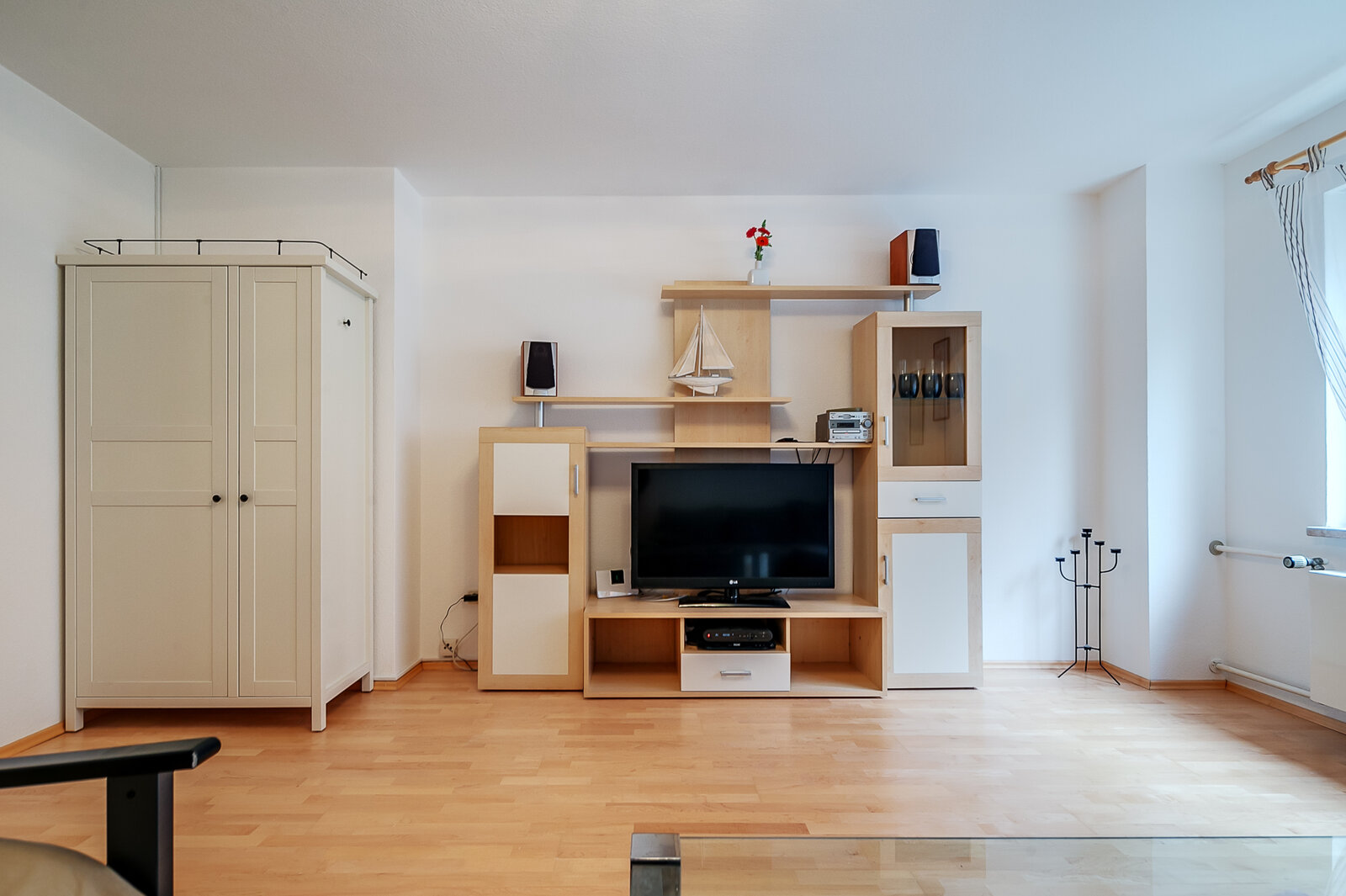 Generous, fully furnished 1.5-room apartment - Photo 2