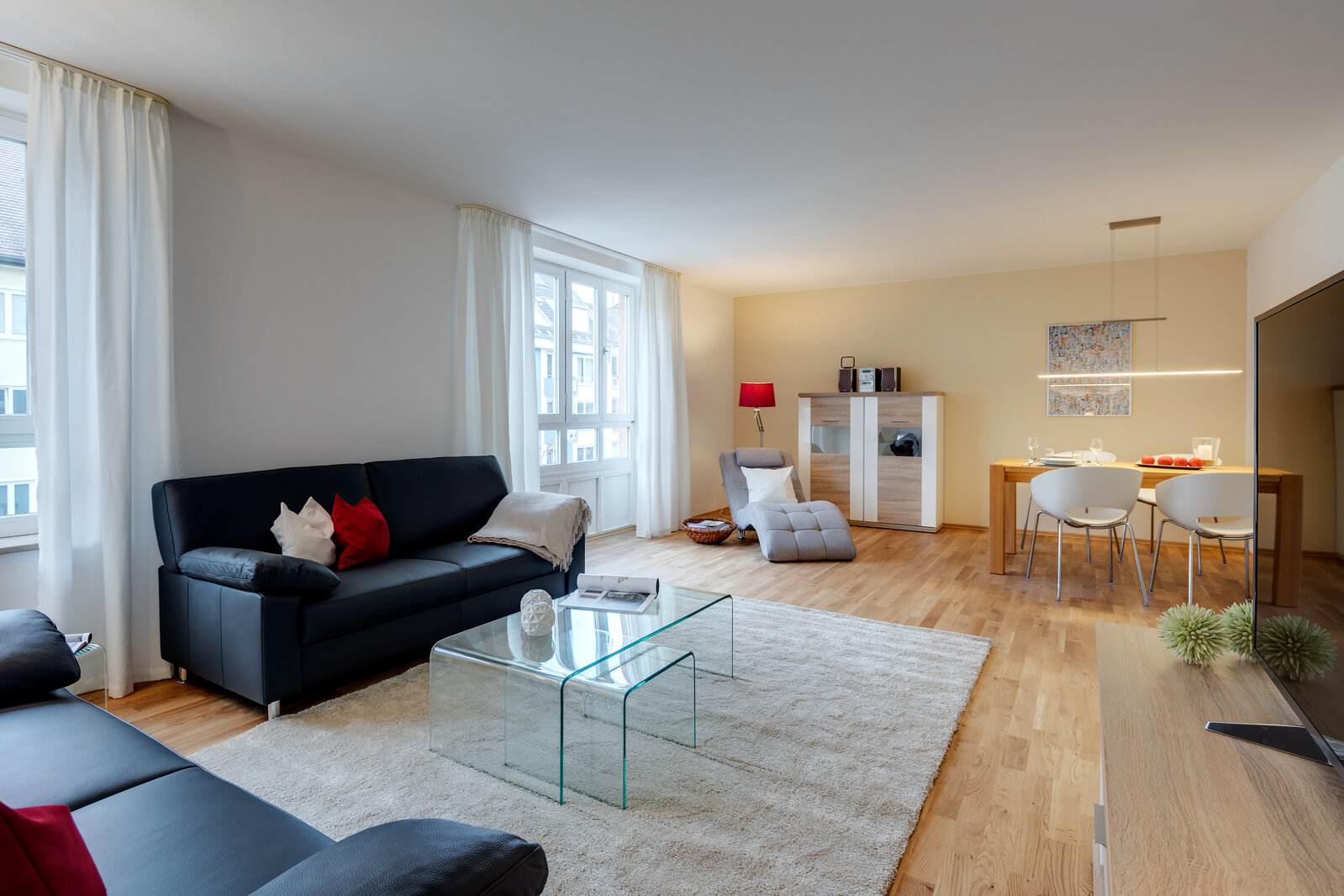Maxvorstadt: Bright 3-room apartment with two bedrooms - Photo 3
