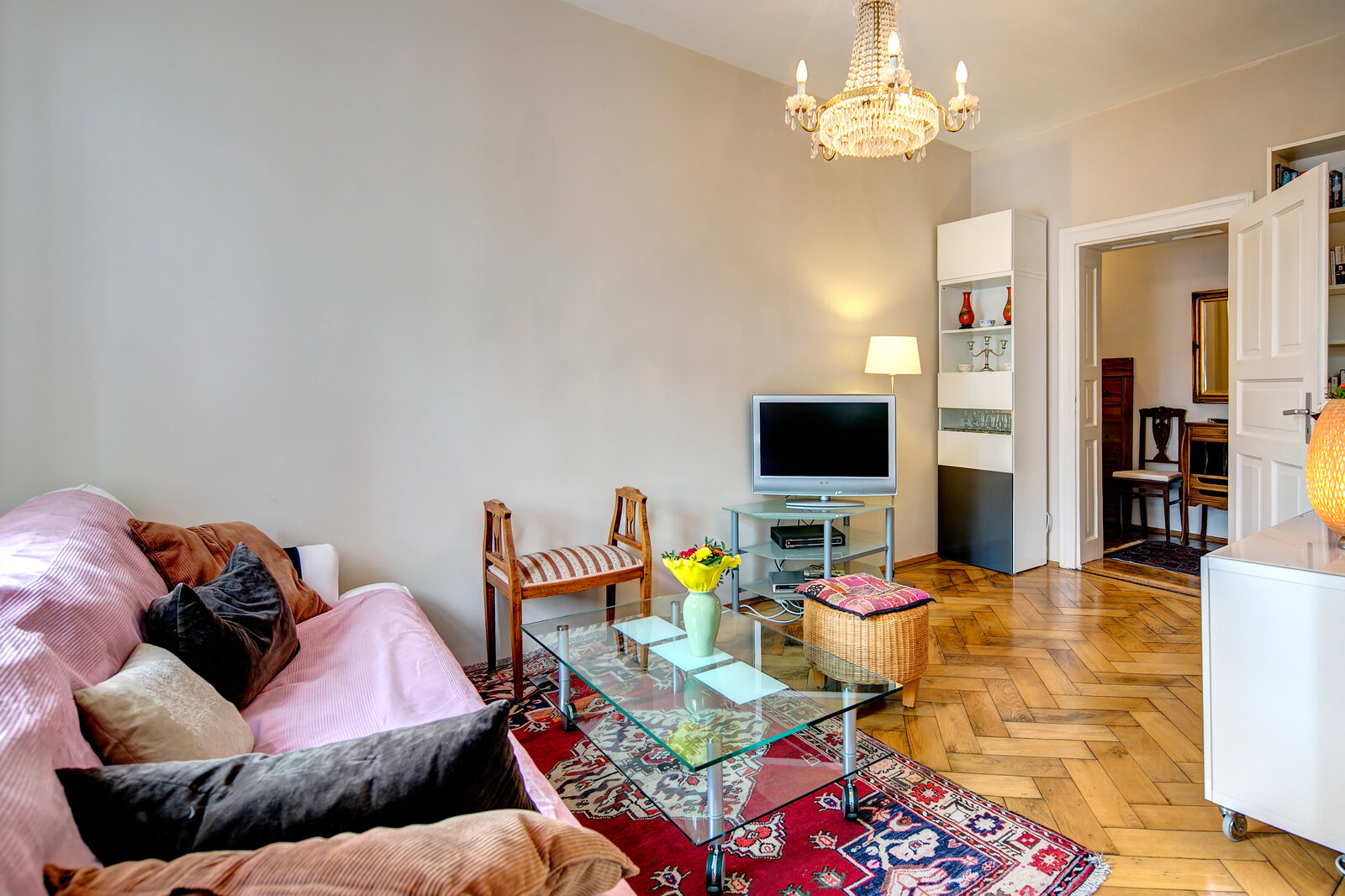 Charming historic apartment in Haidhausen - Photo 1