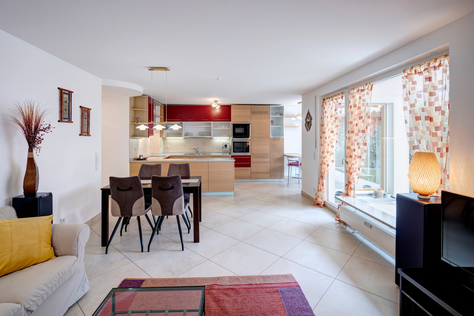 Beautiful, cozy 4-room apartment with garden - Foto 4