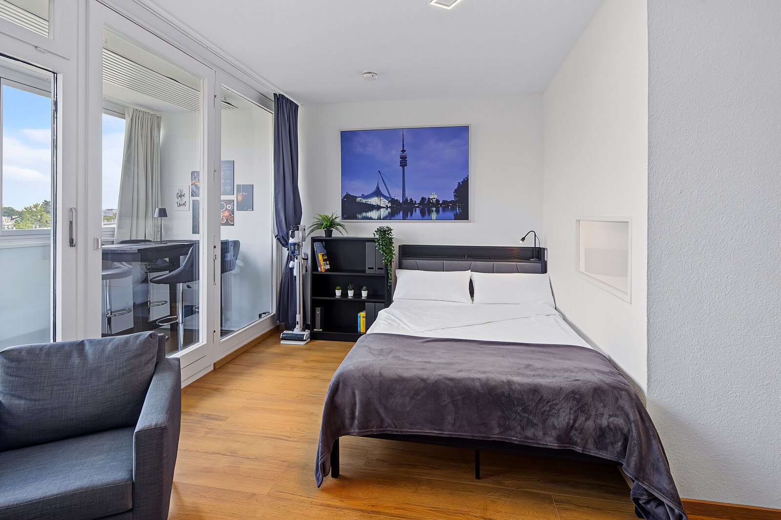 Bright furnished apartment for rent - Photo 2