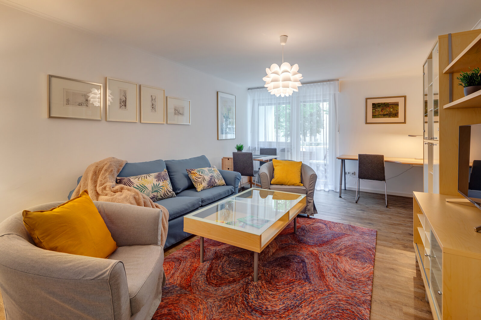Furnished 2-room apartment near Luitpoldpark for rent - Photo 2