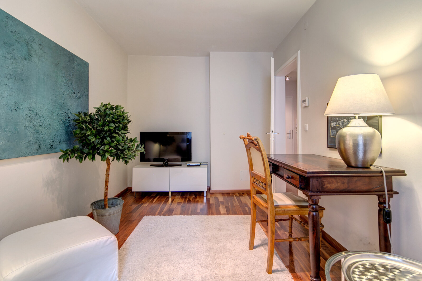 Near Goetheplatz: Elegant 2-room apartment - Foto 3