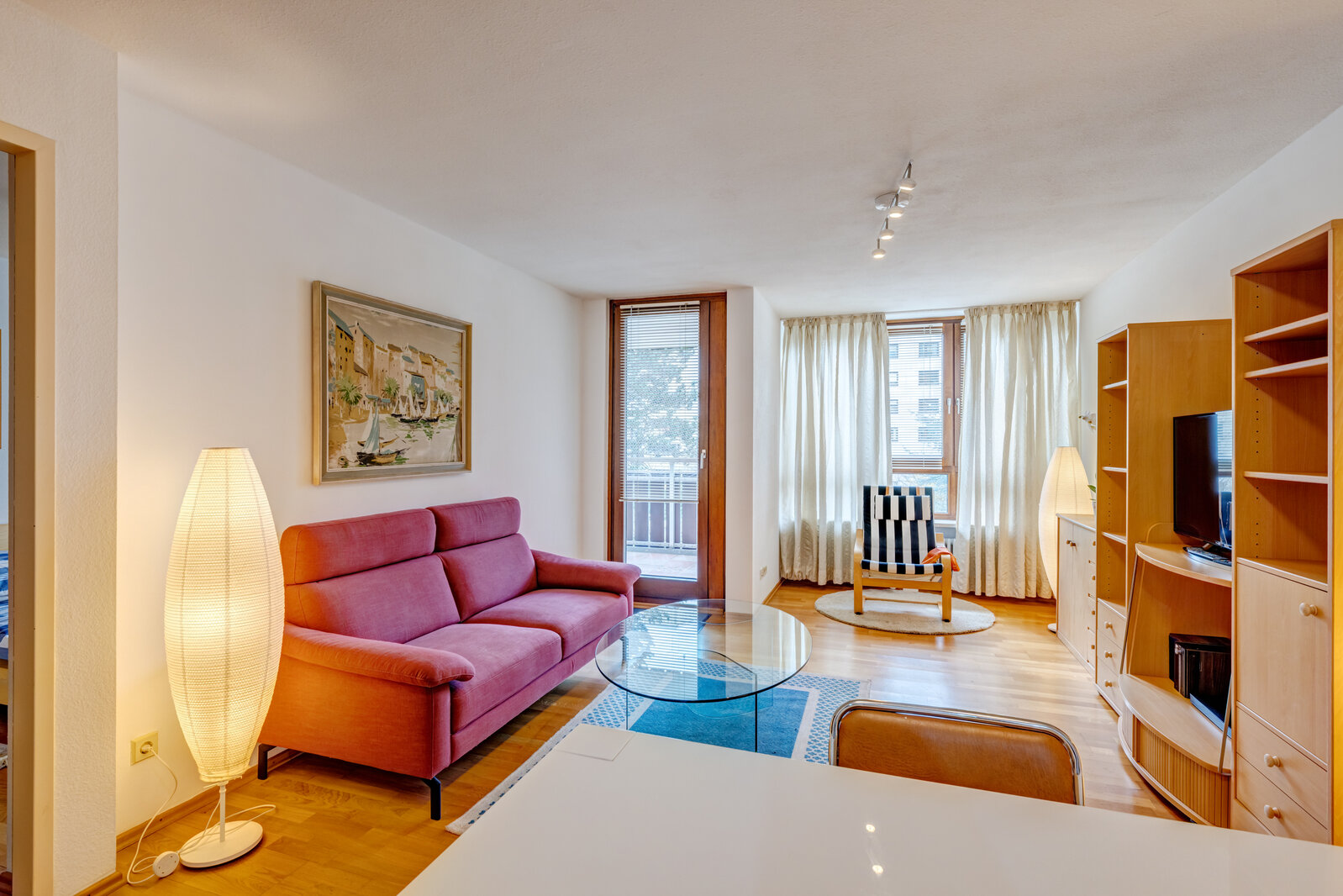 Schöne helle, geräumige 2-Zimmer-Wohnung - Photo 2